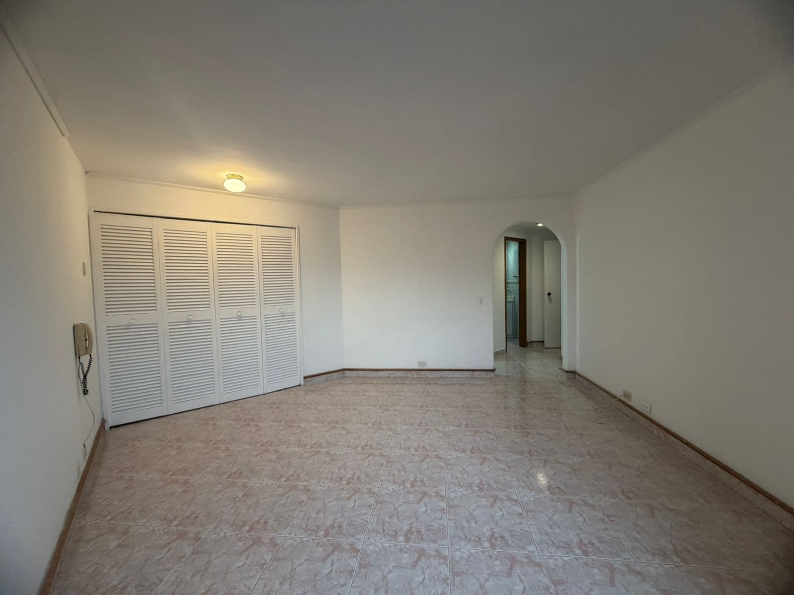 Apartamento en arriendo en Patio Bonito, El Poblado, Medellín — foto 2 de 20