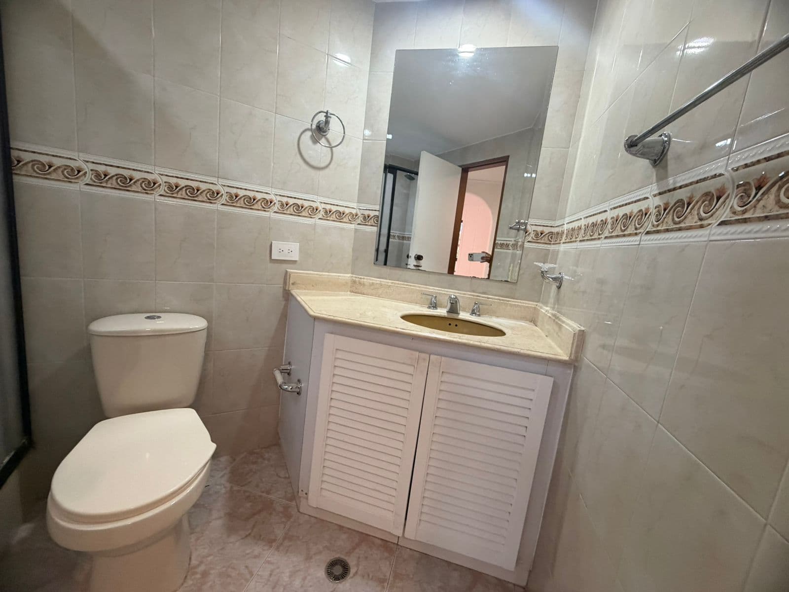 Apartamento en arriendo en Patio Bonito, El Poblado, Medellín — foto 4 de 20