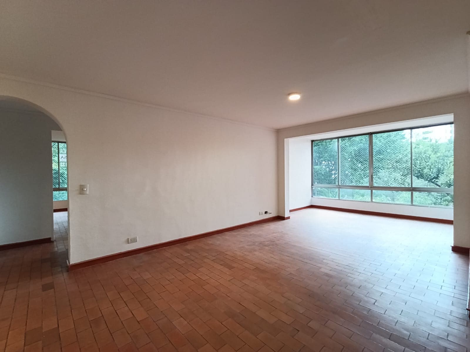 Apartamento en arriendo en Patio Bonito, El Poblado, Medellín — foto 2 de 13