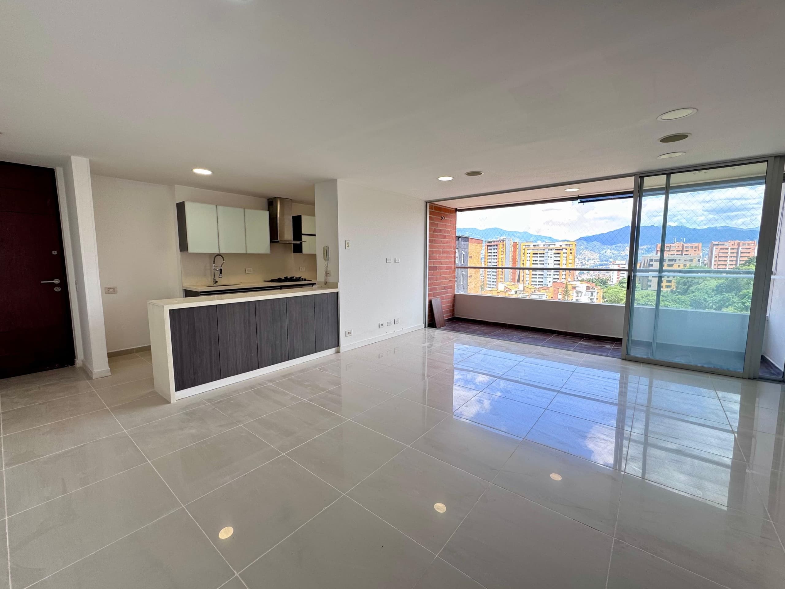 Apartamento en arriendo en Cumbres, Envigado — foto 2 de 17