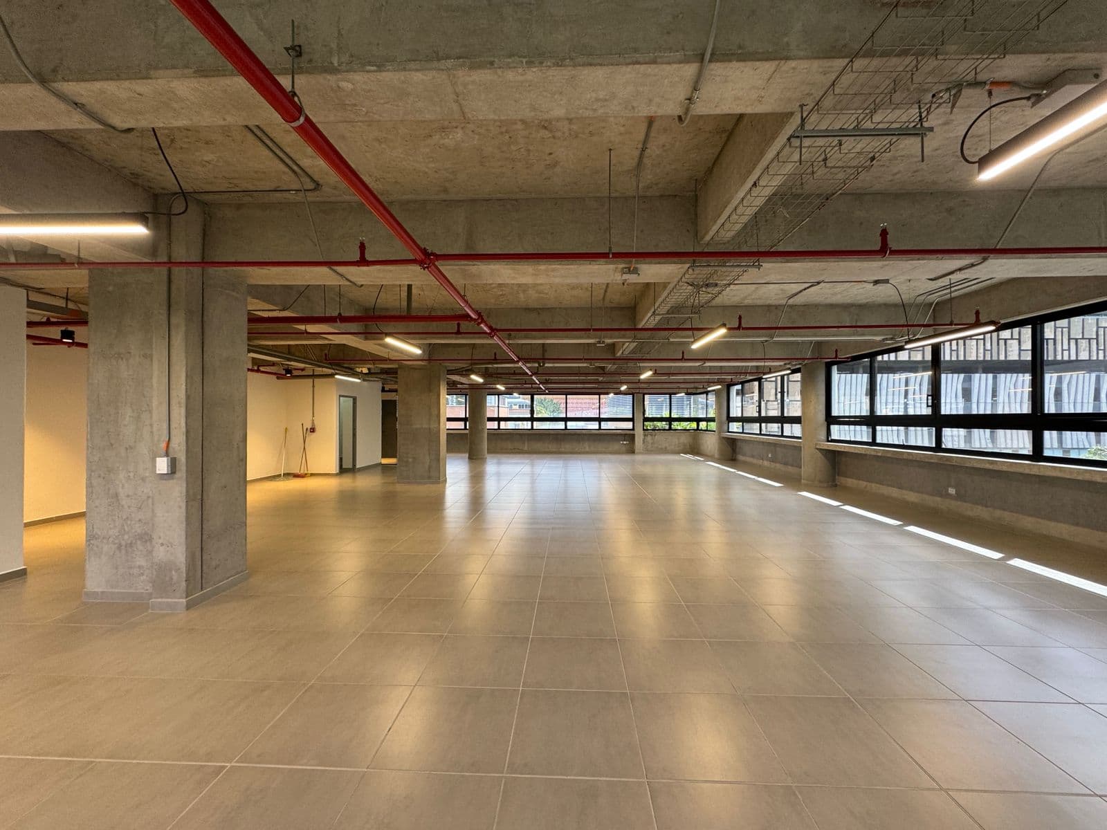 Oficina en arriendo en La Mayorista, Itagui — foto 3 de 20