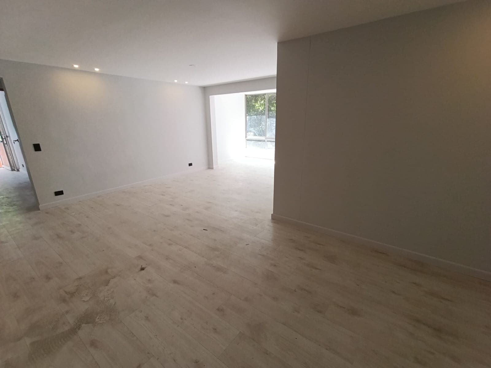Apartamento en arriendo en Patio Bonito, El Poblado, Medellín — foto 1 de 19