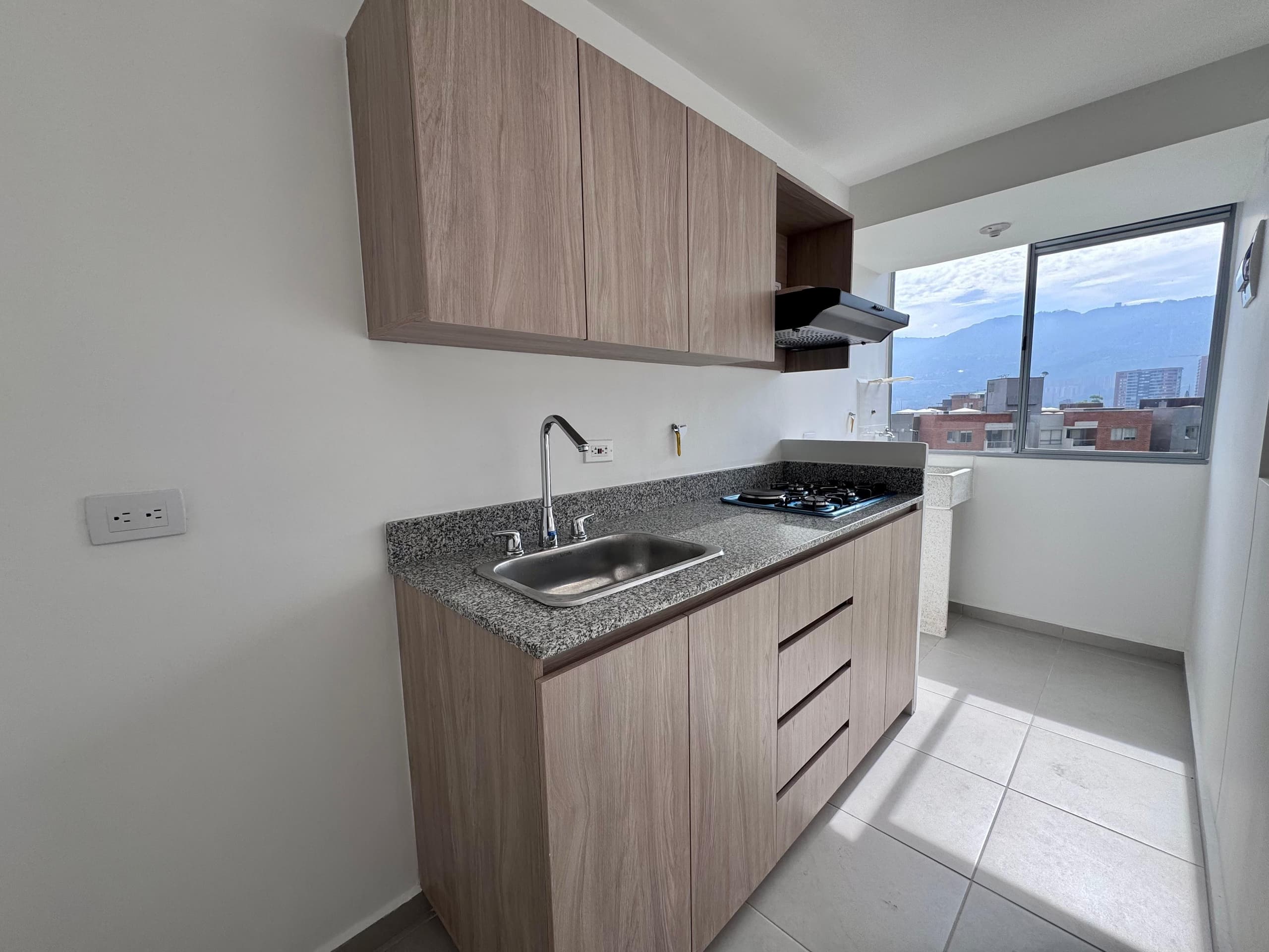 Apartamento en arriendo en La Cuenca, Envigado — foto 4 de 17