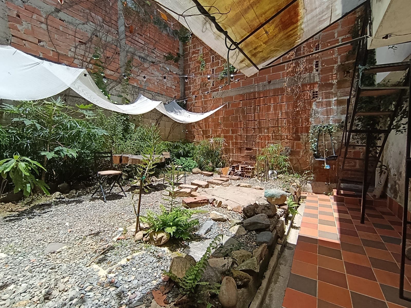 Casa Comercial en arriendo en Loma de los Parra, El Poblado, Medellín — foto 3 de 20