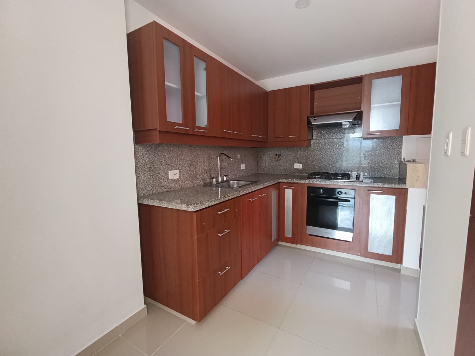 Apartamento en arriendo en Loma del Chocho, Envigado — foto 3 de 16