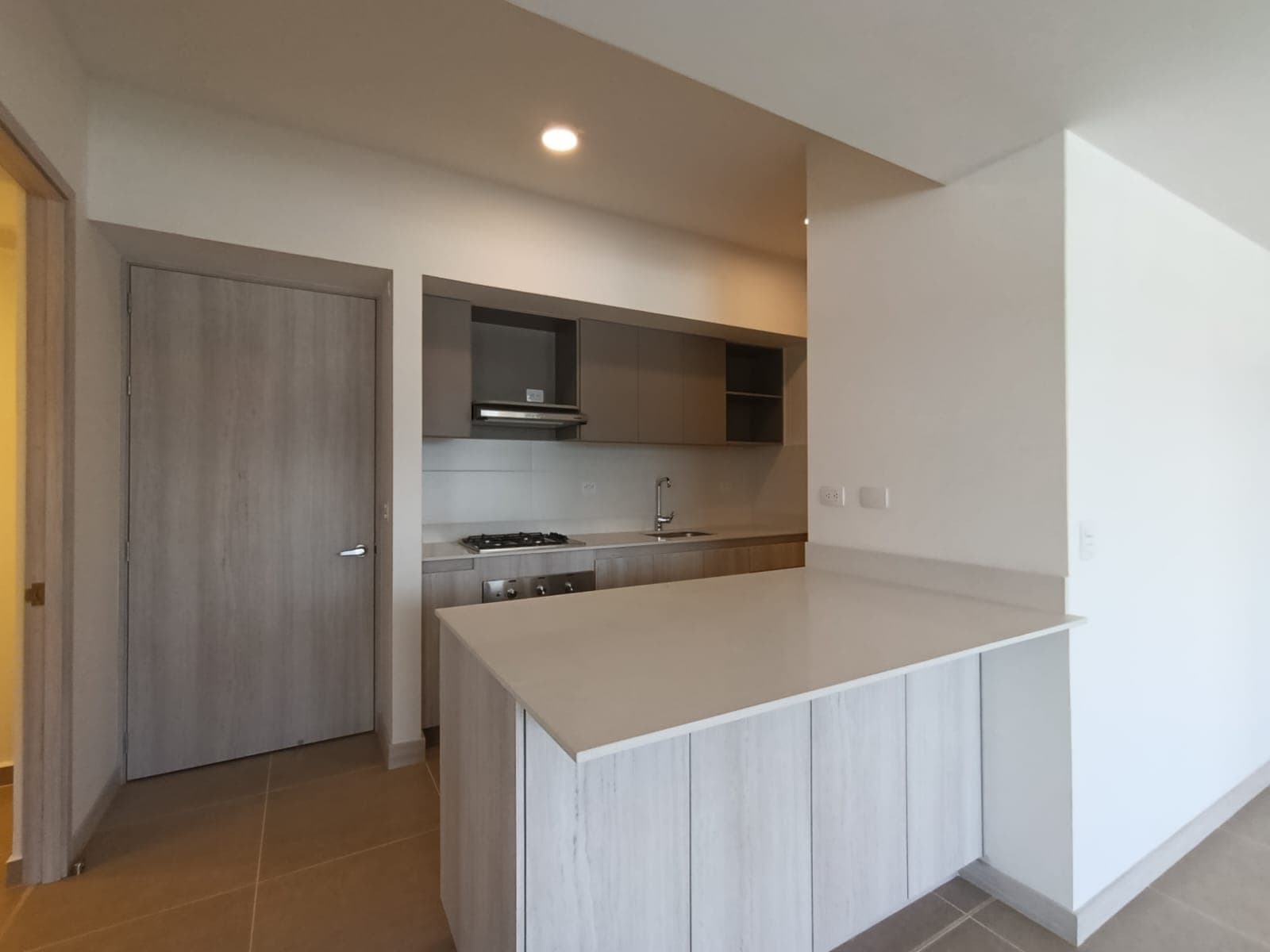 Apartamento en arriendo en Ciudad del Rio, El Poblado, Medellín — foto 4 de 12