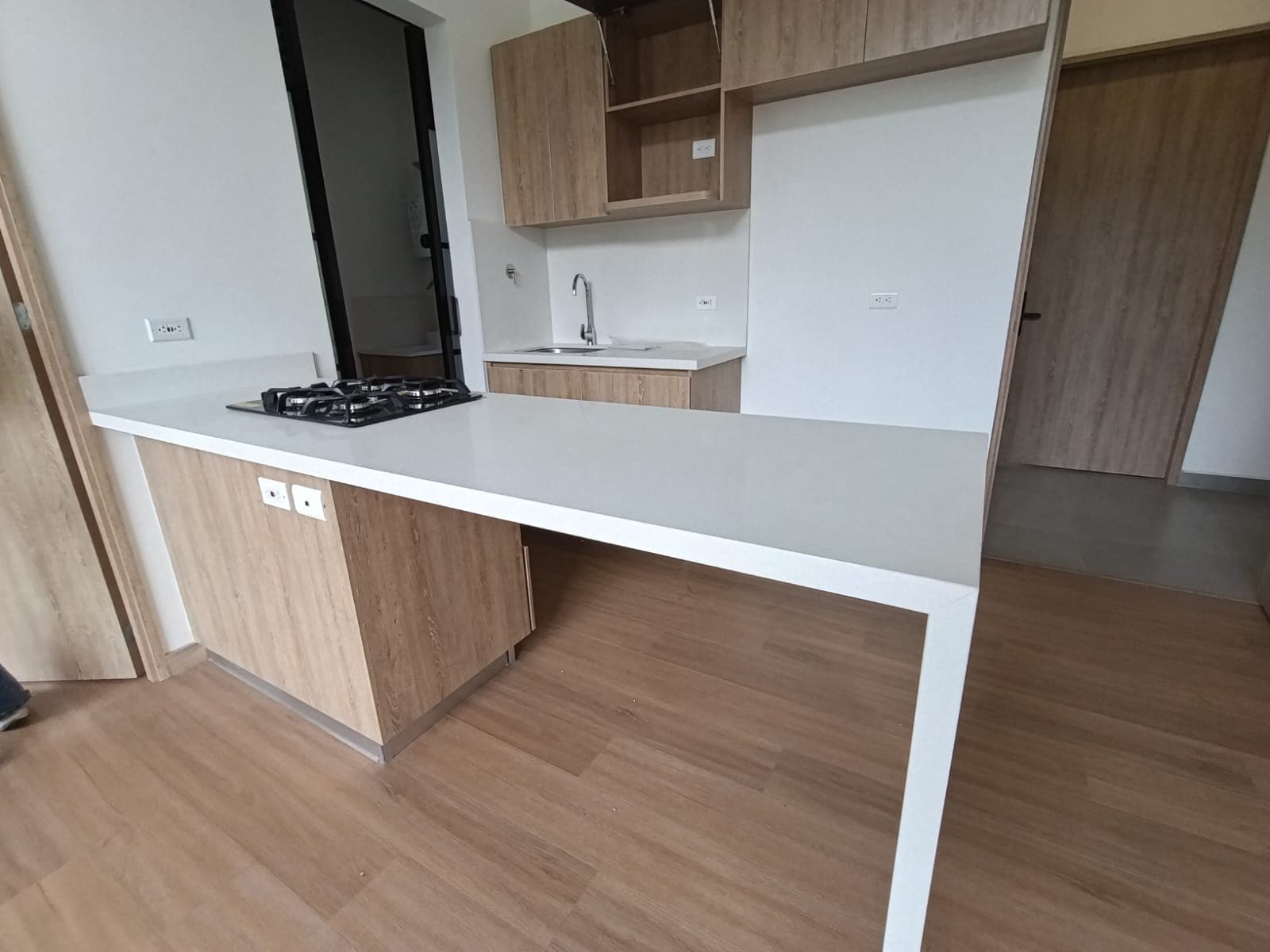 Apartamento en arriendo en Loma del Escobero Envigado — foto 1 de 13