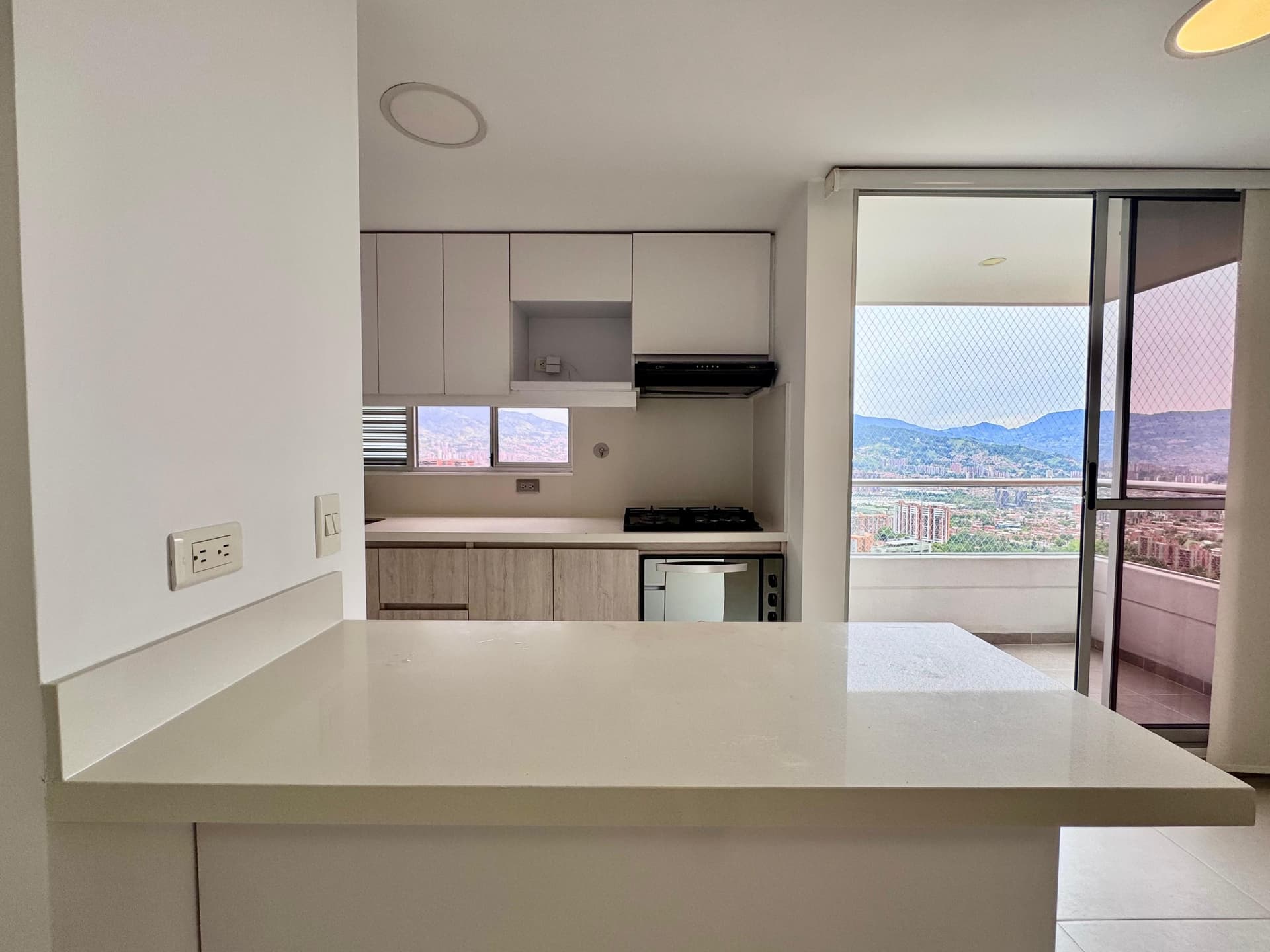 Apartamento en arriendo en Las Antillas, Envigado — foto 1 de 20