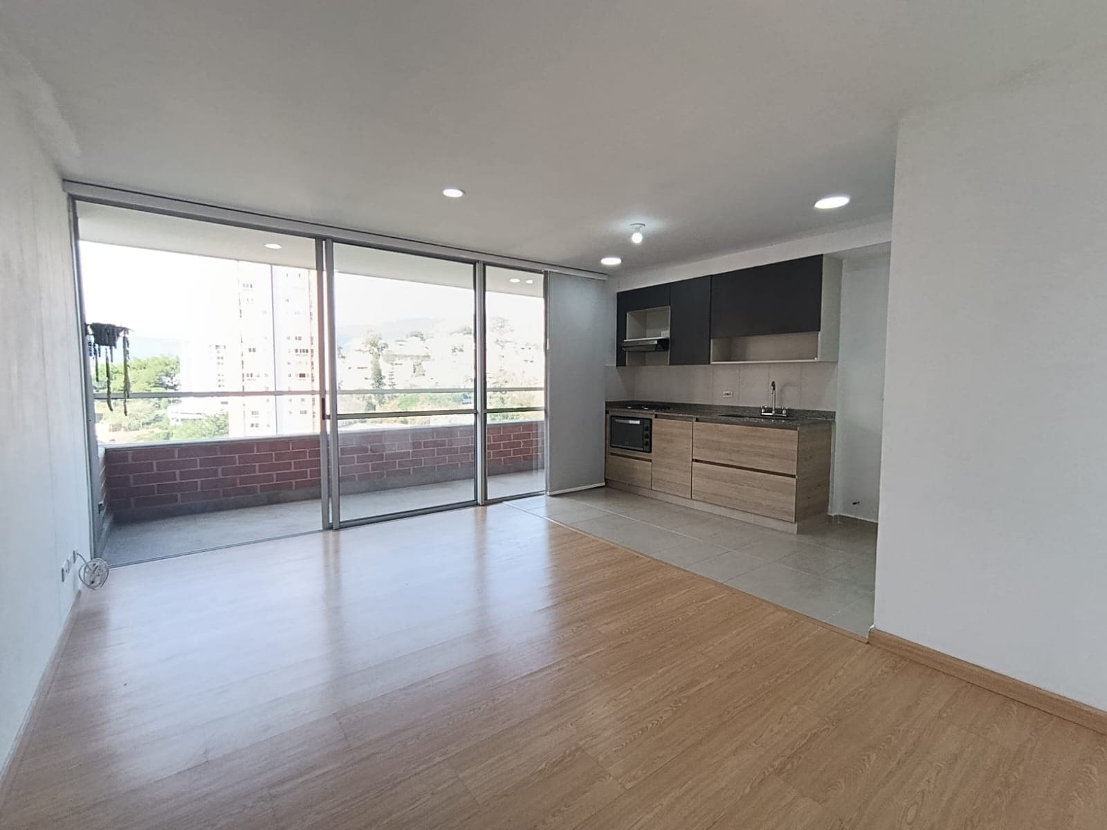 Apartamento en arriendo en Altos de las Flores, Sabaneta — foto 3 de 13