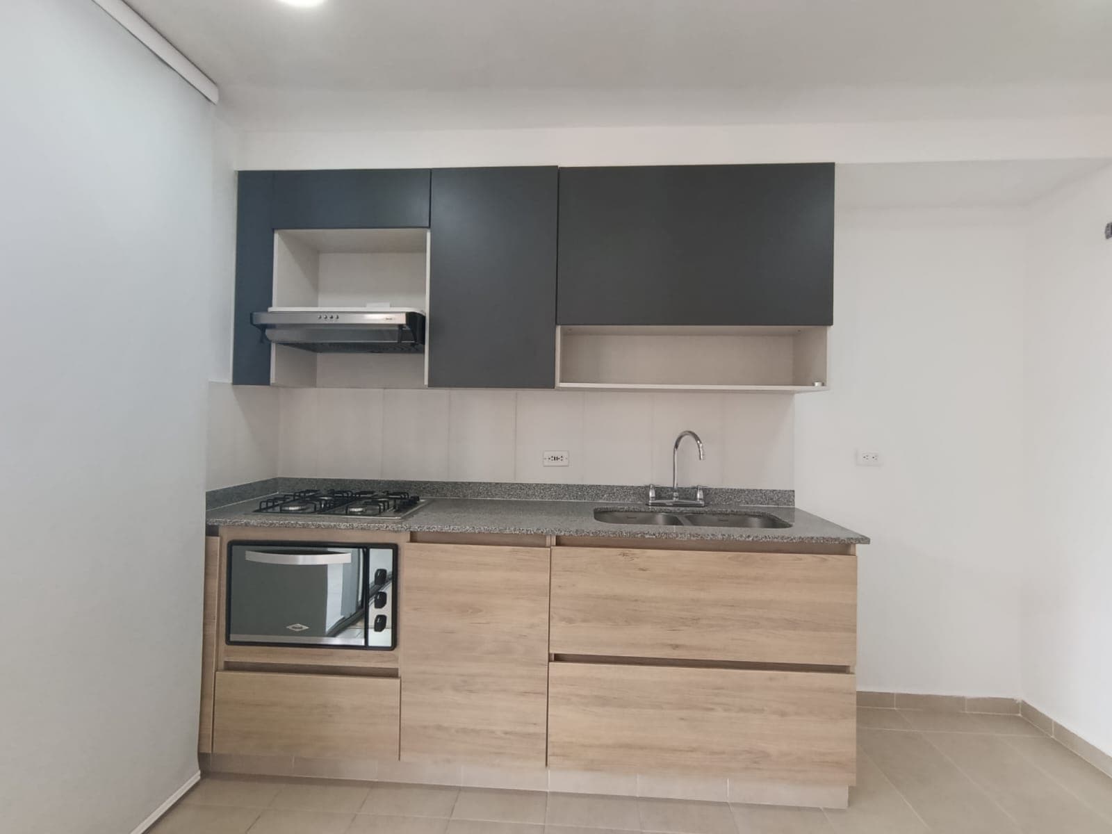 Apartamento en arriendo en Altos de las Flores, Sabaneta — foto 5 de 13
