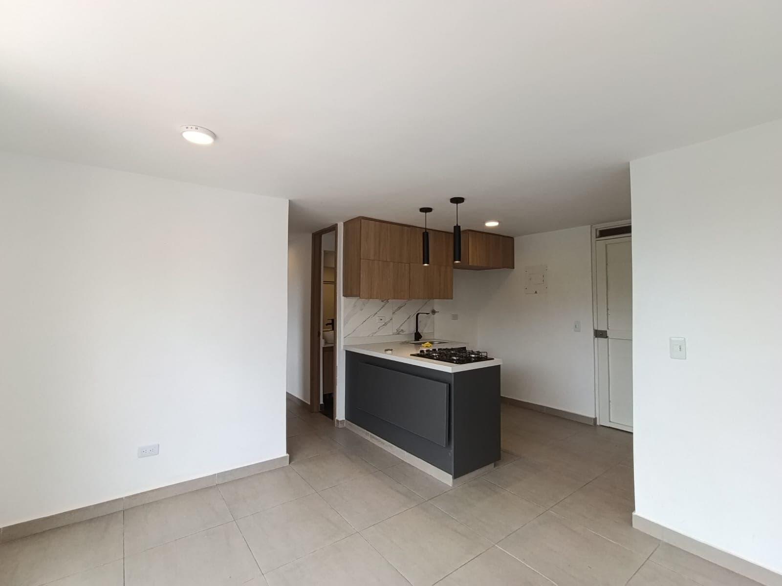 Apartamento en arriendo en Maria Auxiliadora, Sabaneta — foto 2 de 8