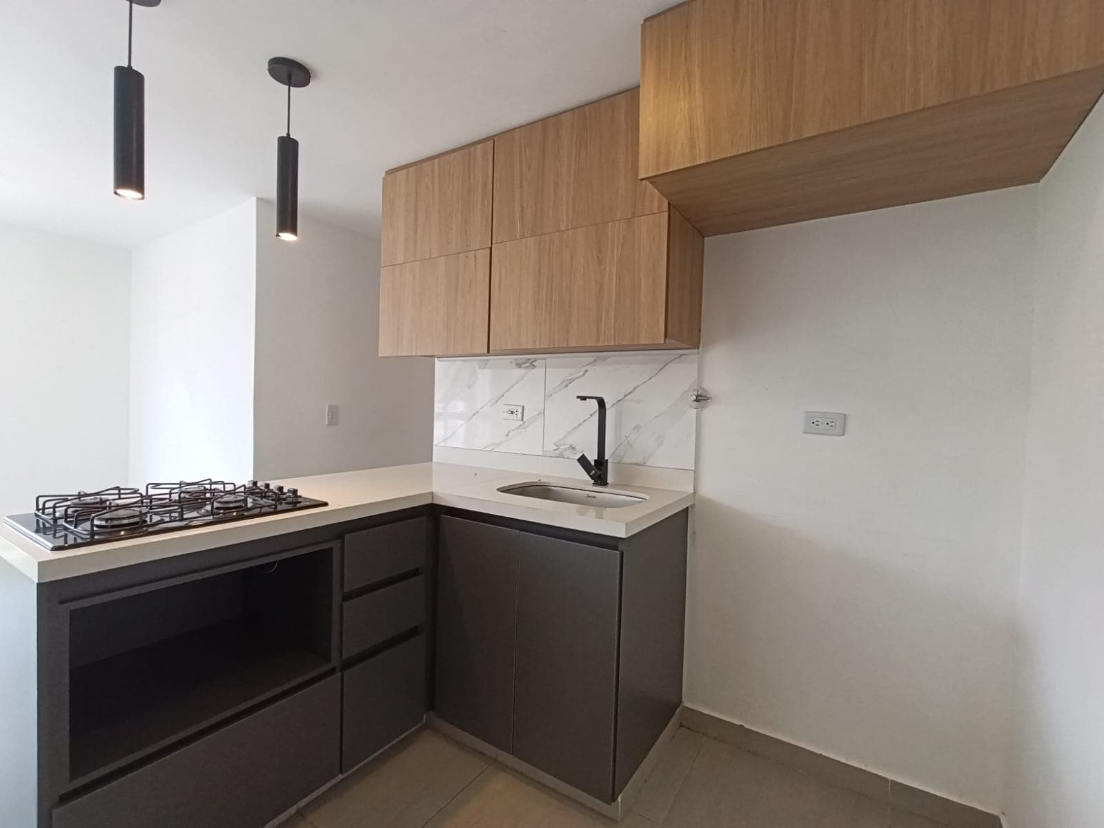 Apartamento en arriendo en Maria Auxiliadora, Sabaneta — foto 3 de 8