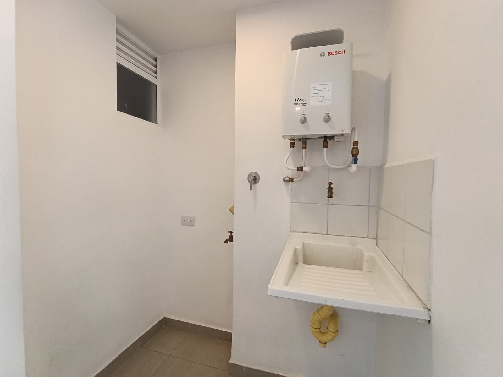 Apartamento en arriendo en Maria Auxiliadora, Sabaneta — foto 5 de 8