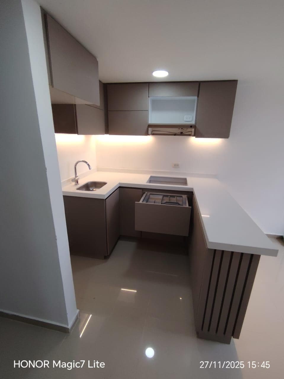 Apartaestudio en arriendo en Rincon del Salitre, Barrios Unidos, Bogotá, D.C. — foto 2 de 9