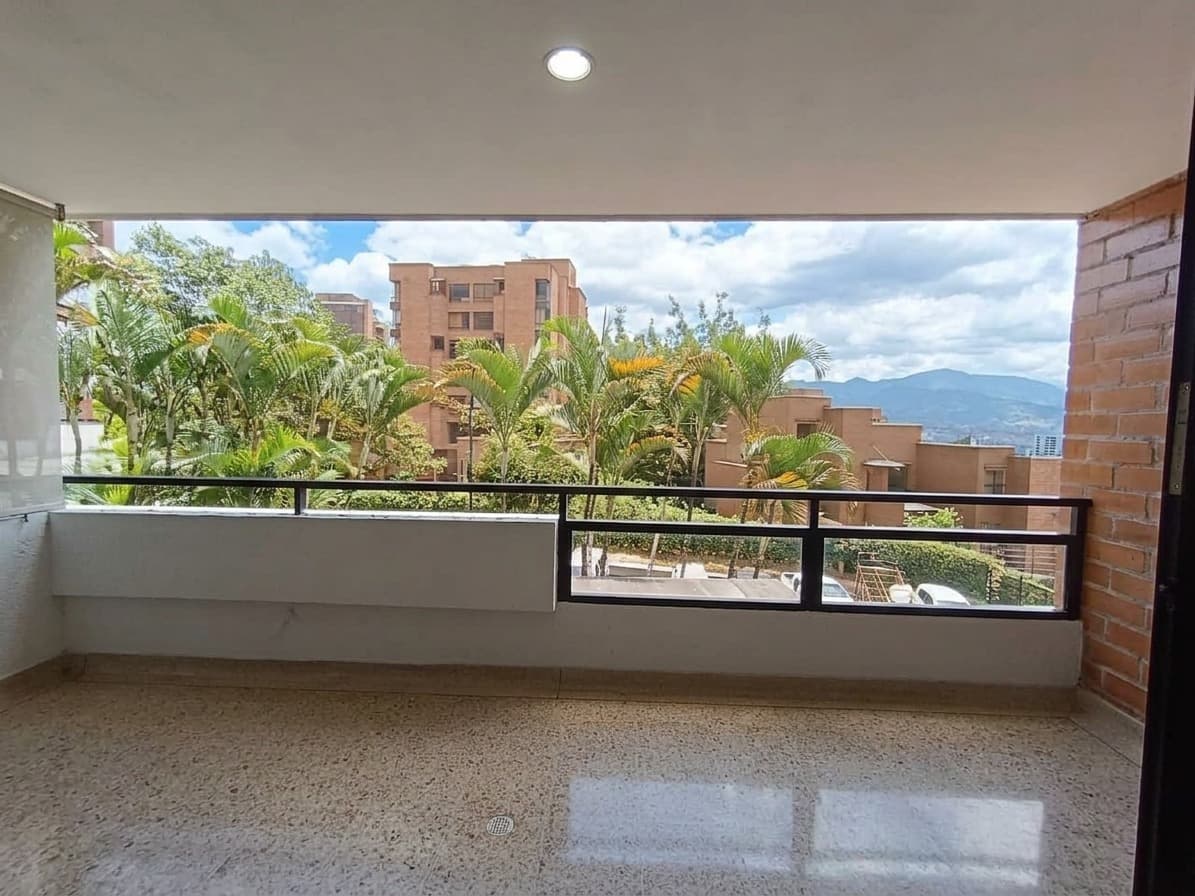 Apartamento en arriendo en Las Lomas, El Poblado, Medellín — foto 3 de 20