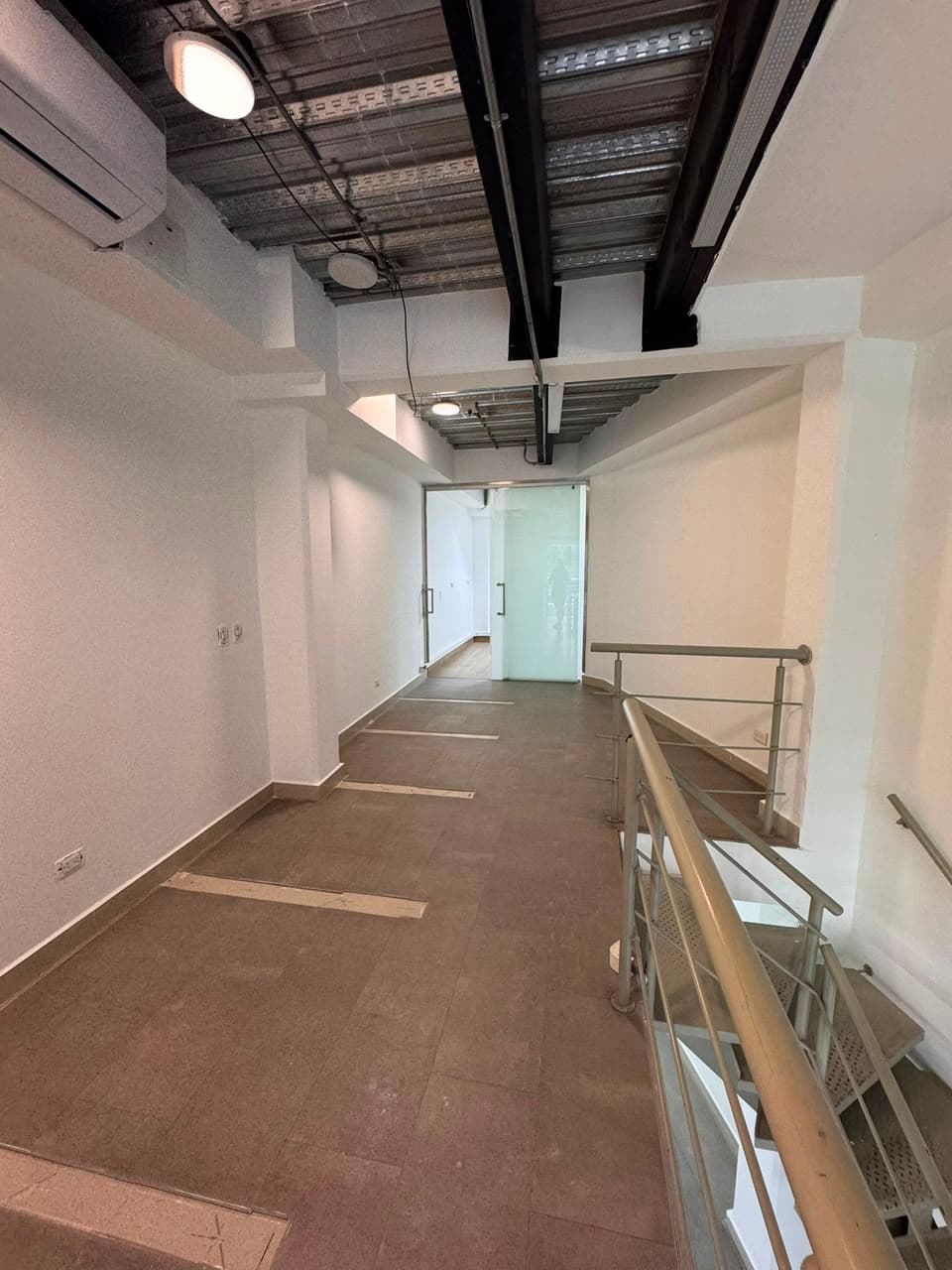 Local en arriendo en Las Acacias Laureles, Medellín — foto 2 de 7