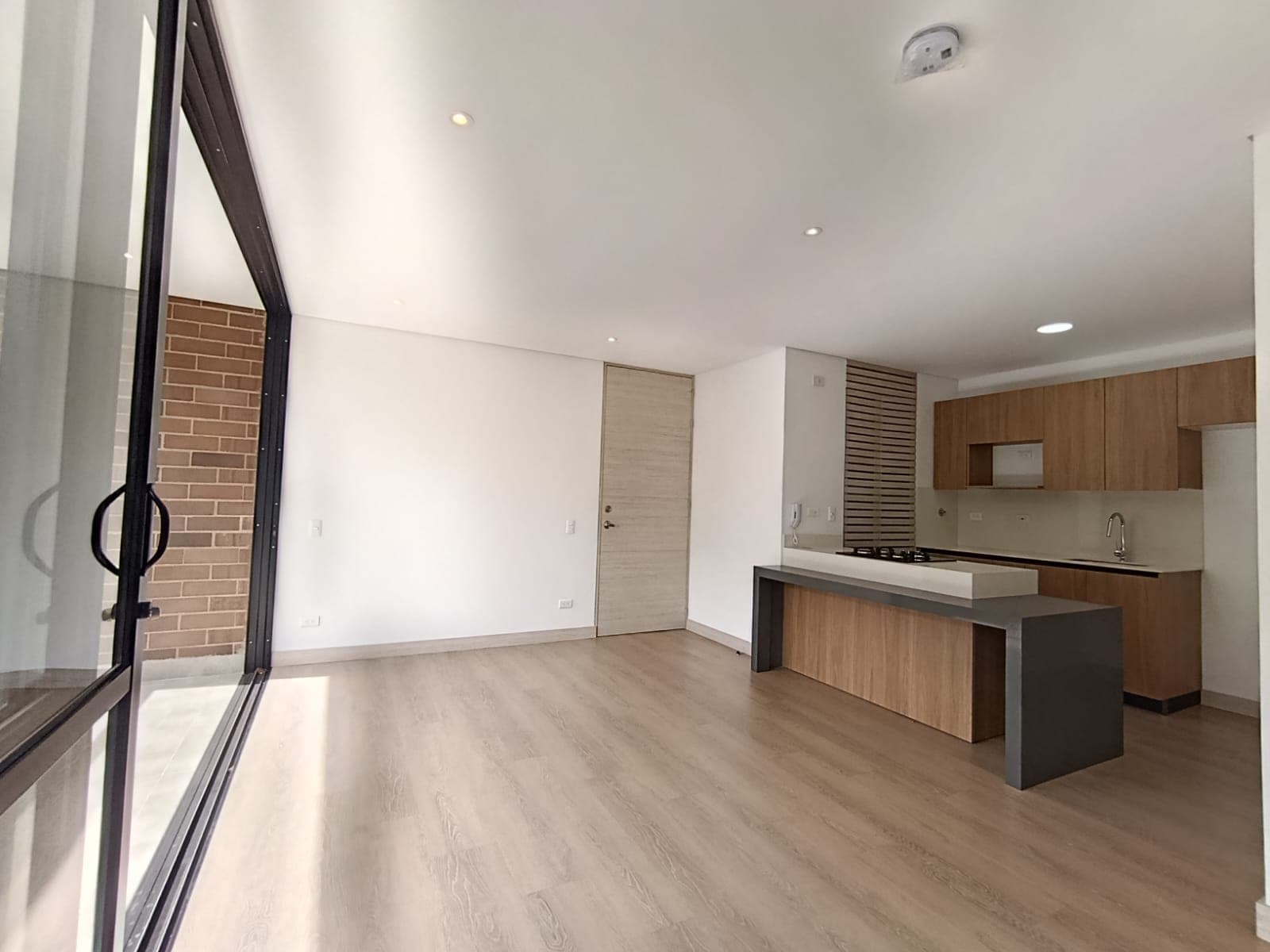 Apartamento en arriendo en Los Balsos, El Poblado, Medellín — foto 2 de 20