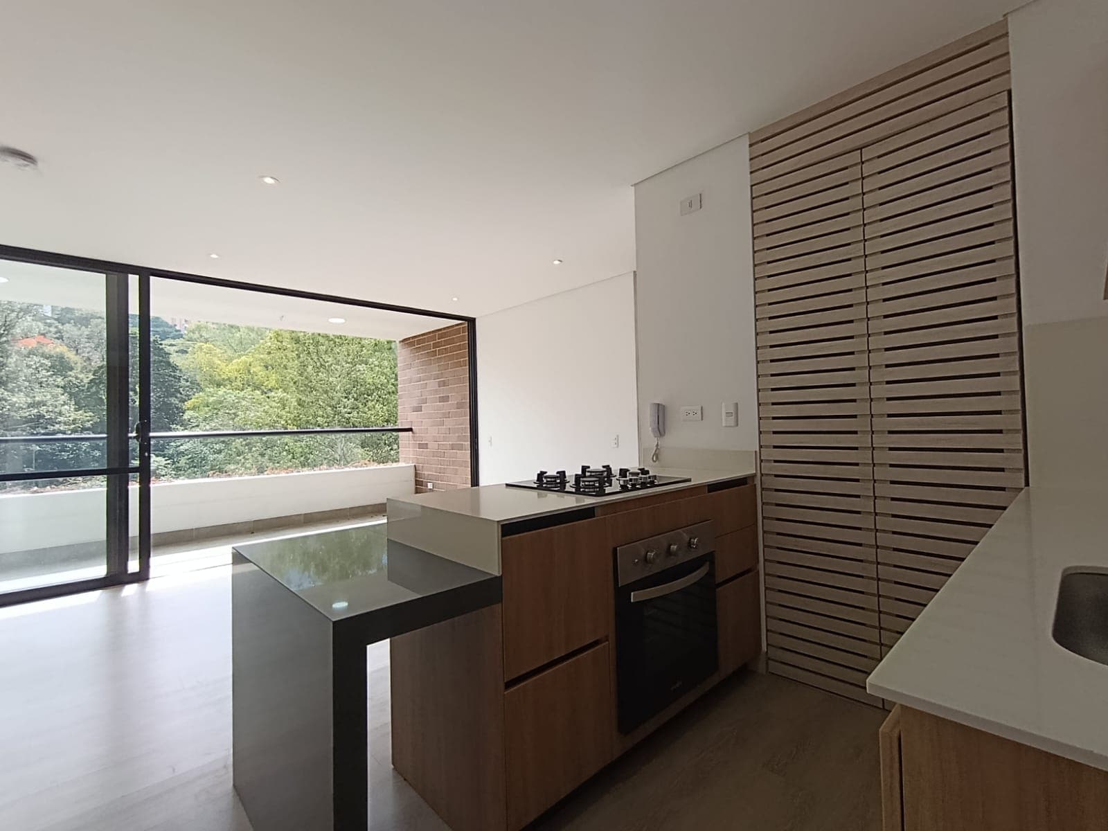 Apartamento en arriendo en Los Balsos, El Poblado, Medellín — foto 5 de 20