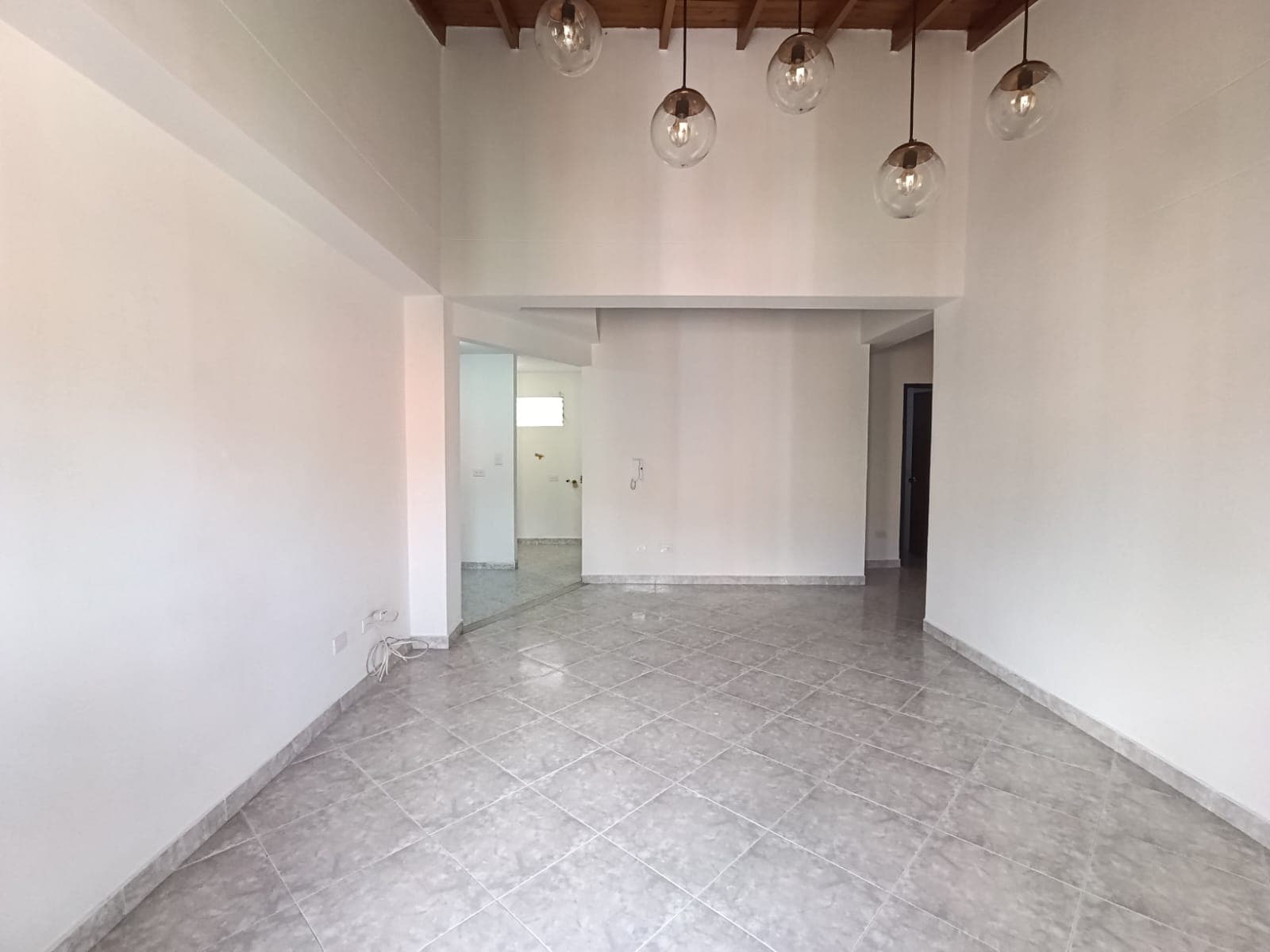 Apartamento en arriendo en El Portal, Envigado — foto 1 de 16
