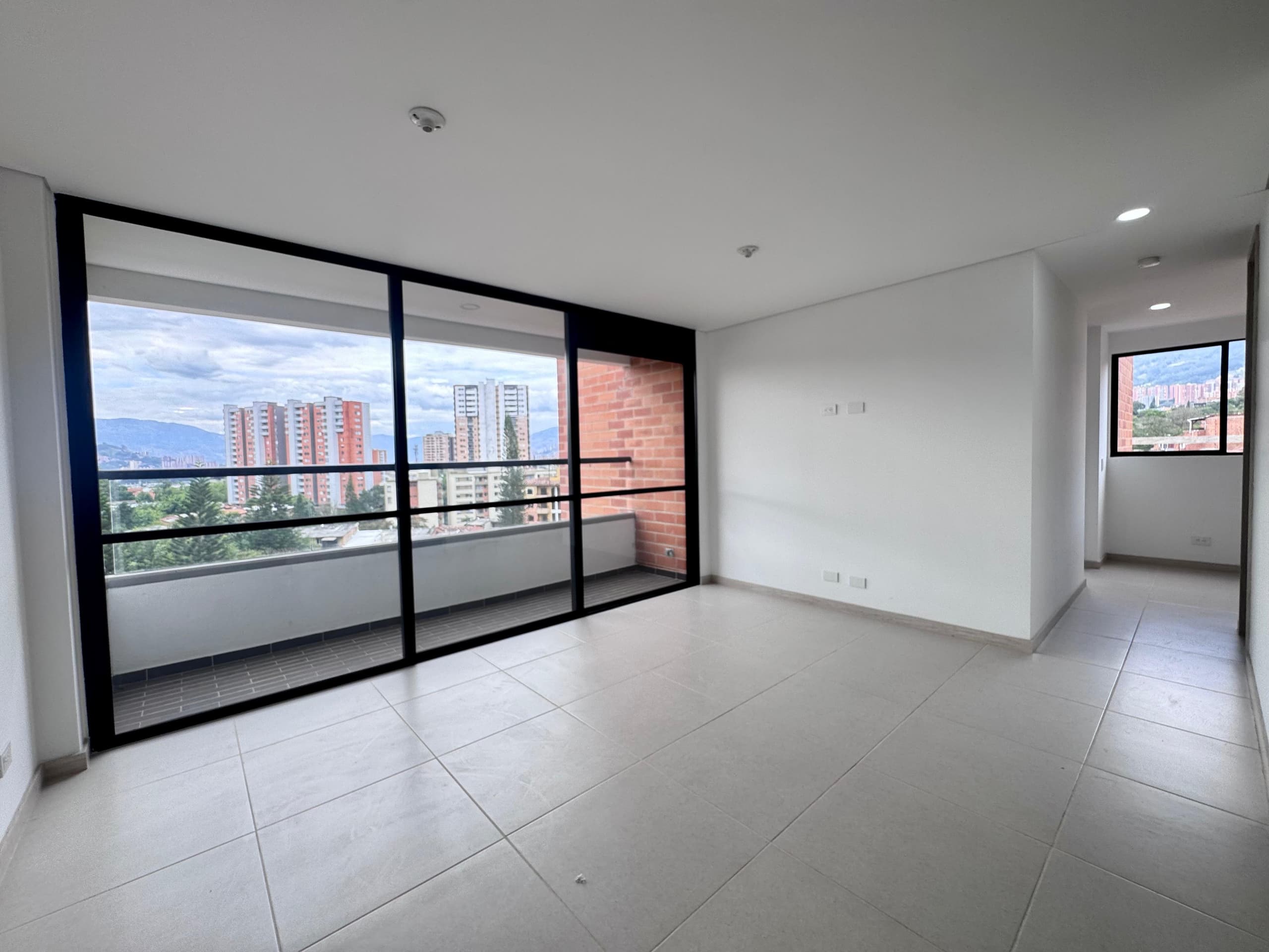 Apartamento en arriendo en Señorial, Envigado — foto 2 de 18