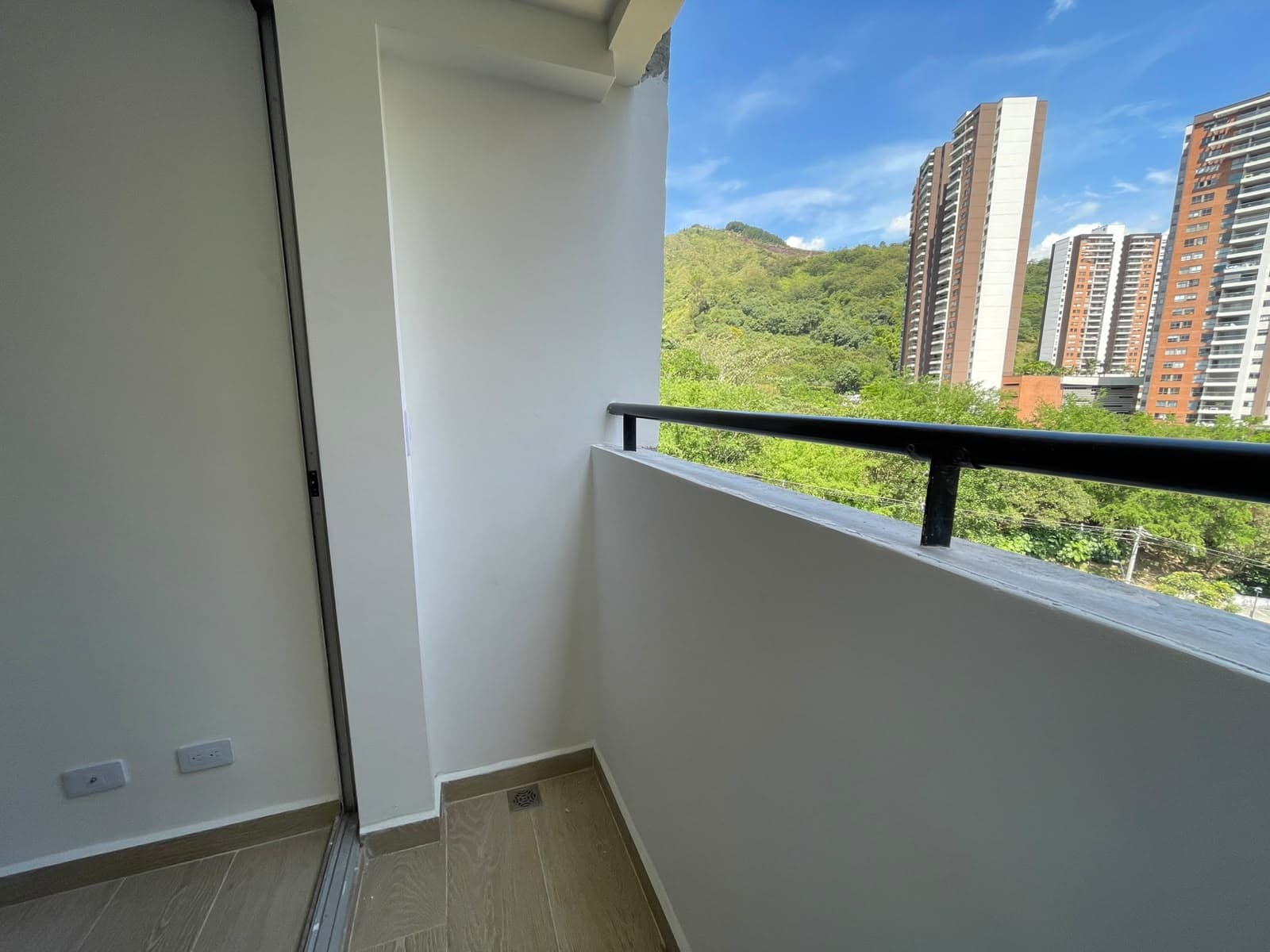 Apartamento en arriendo en La Loma de los Bernal, Belen, Medellín — foto 5 de 15