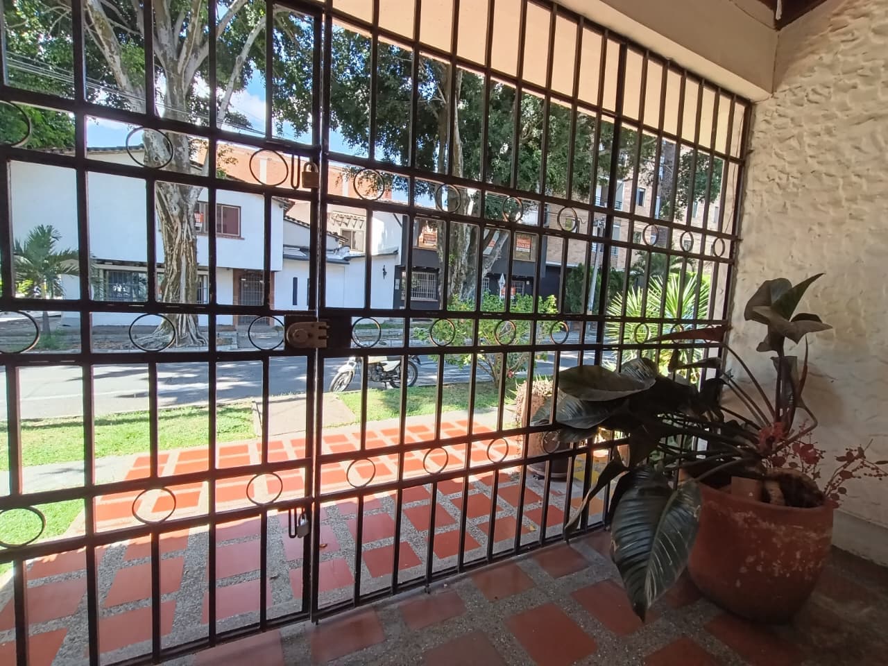 Casa Comercial en arriendo en Rosales, Belen, Medellín — foto 1 de 20