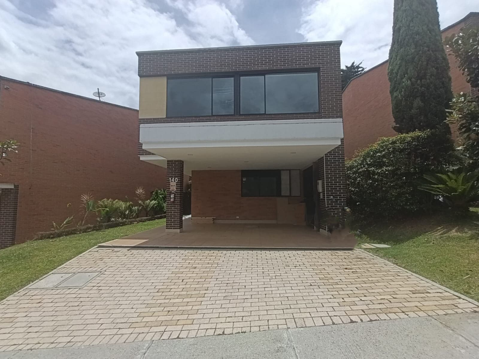 Casa Vivienda en arriendo en Loma del Atravesado, Envigado — foto 1 de 20