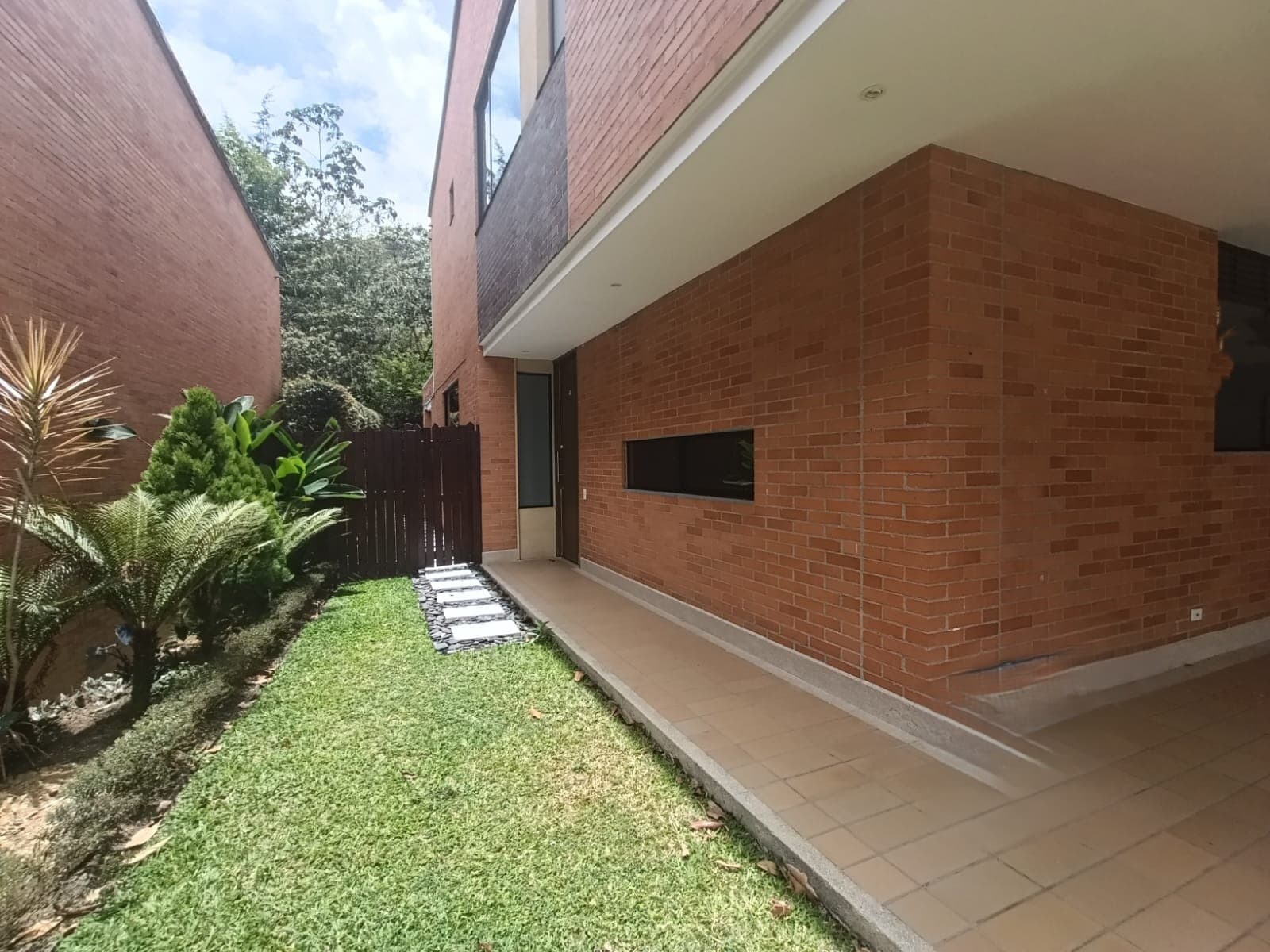 Casa Vivienda en arriendo en Loma del Atravesado, Envigado — foto 2 de 20