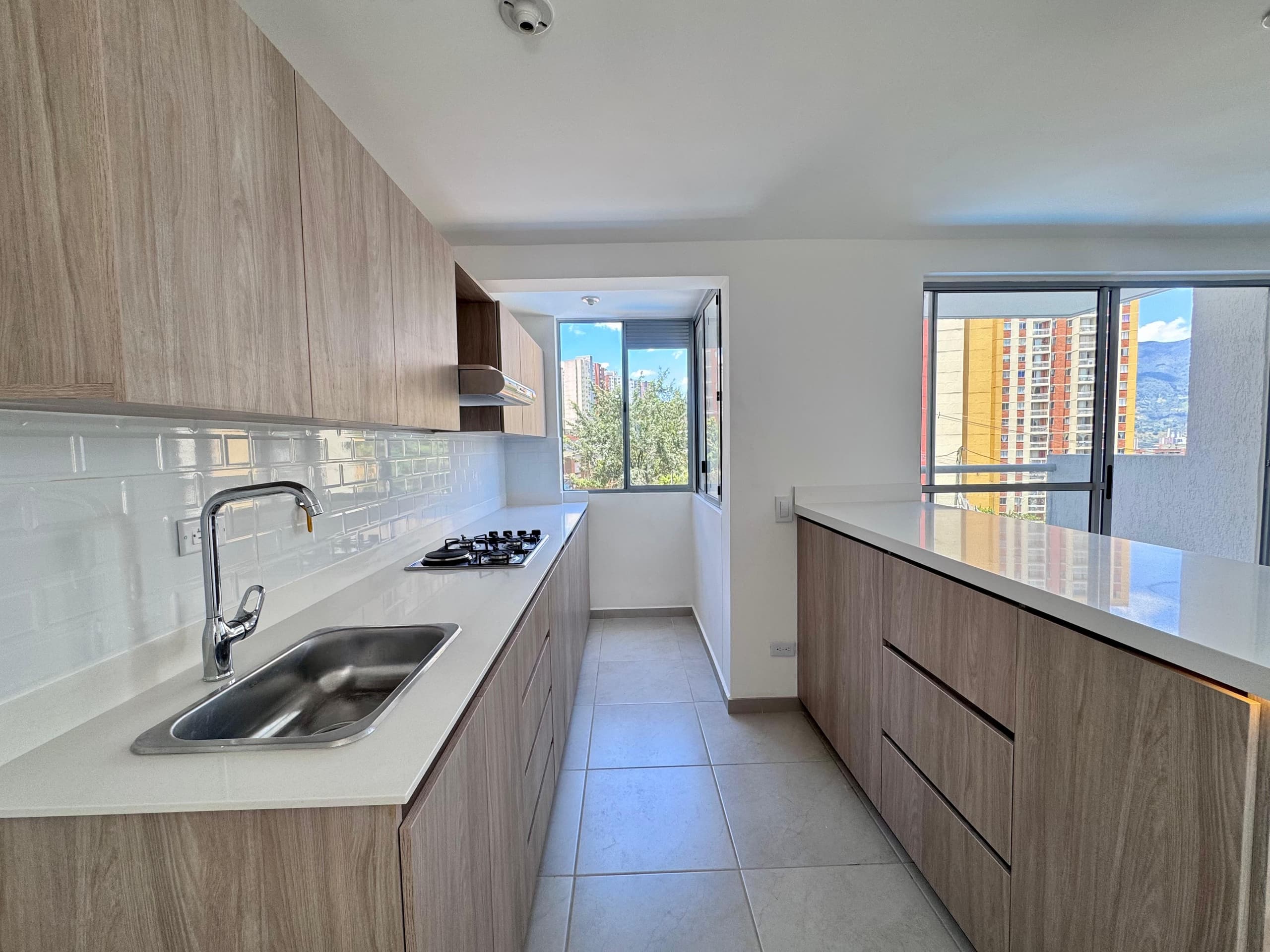 Apartamento en arriendo en La Cuenca, Envigado — foto 3 de 19