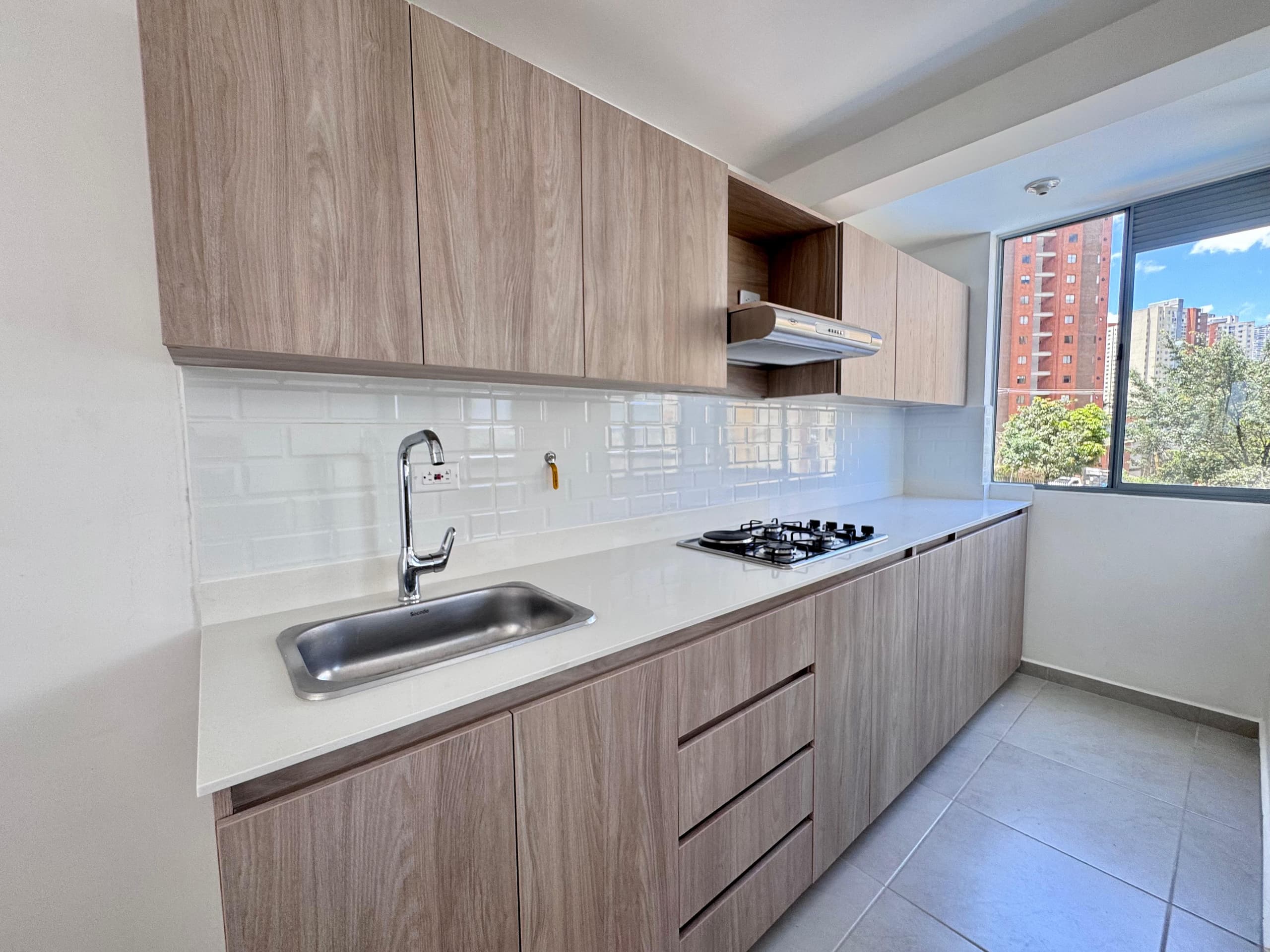 Apartamento en arriendo en La Cuenca, Envigado — foto 5 de 19