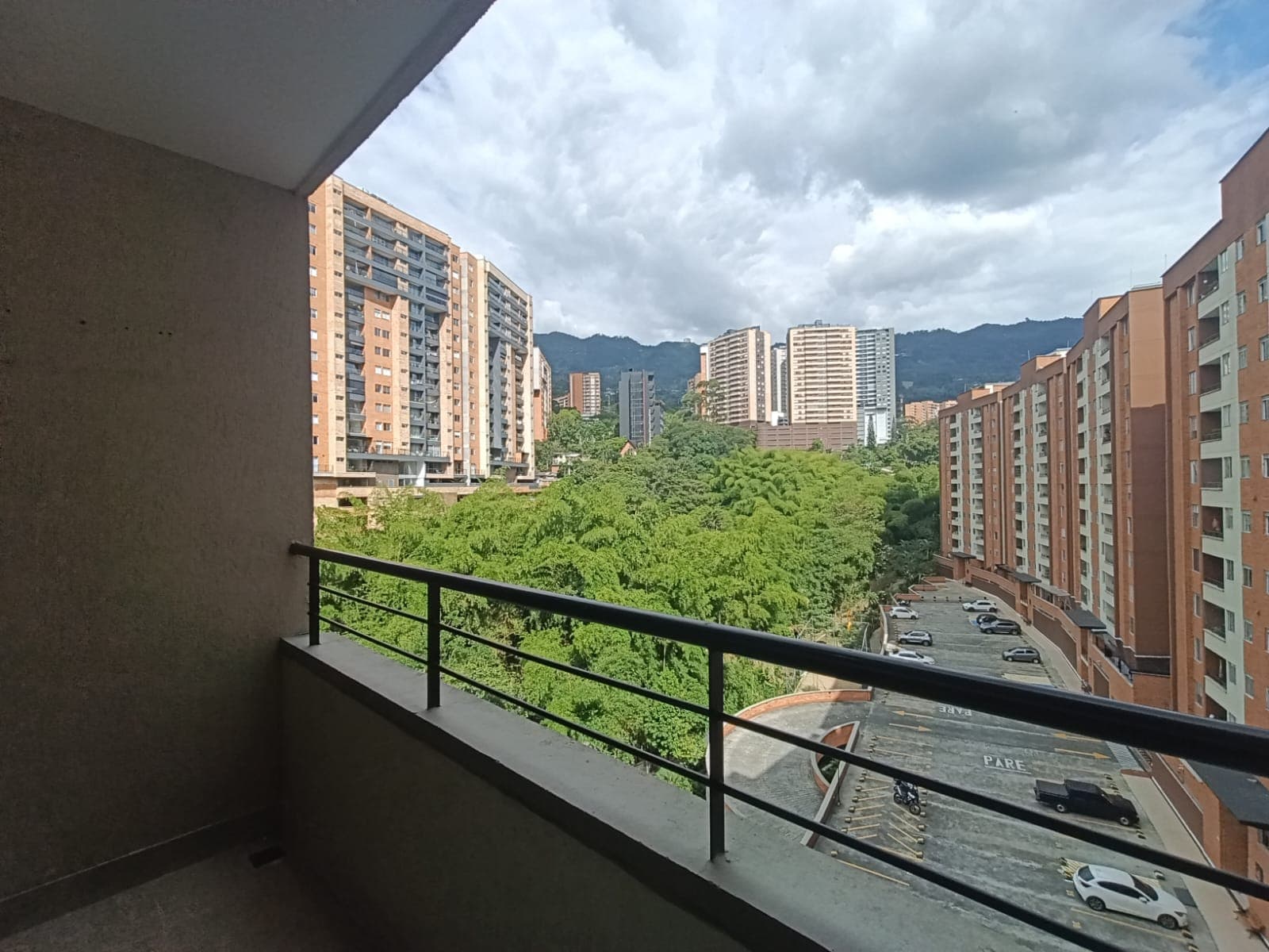 Apartamento en arriendo en Cumbres, Envigado — foto 1 de 20