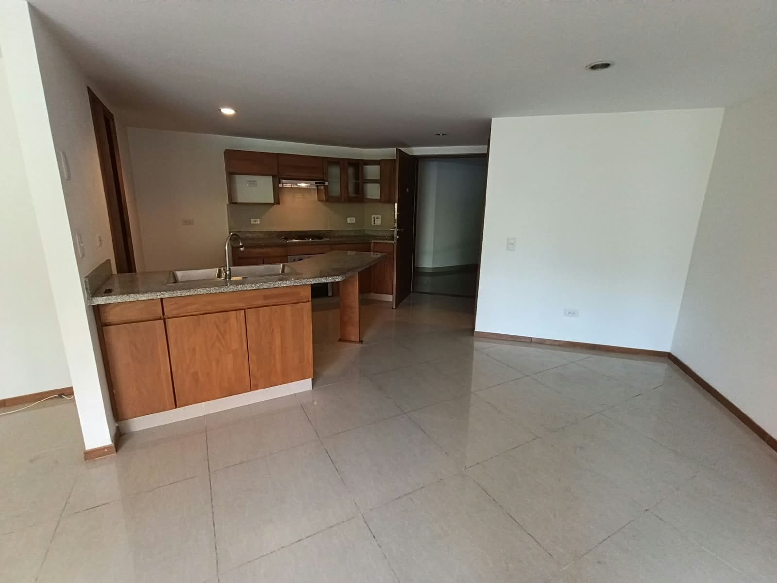 Apartamento en arriendo en Aves María, Sabaneta — foto 5 de 16