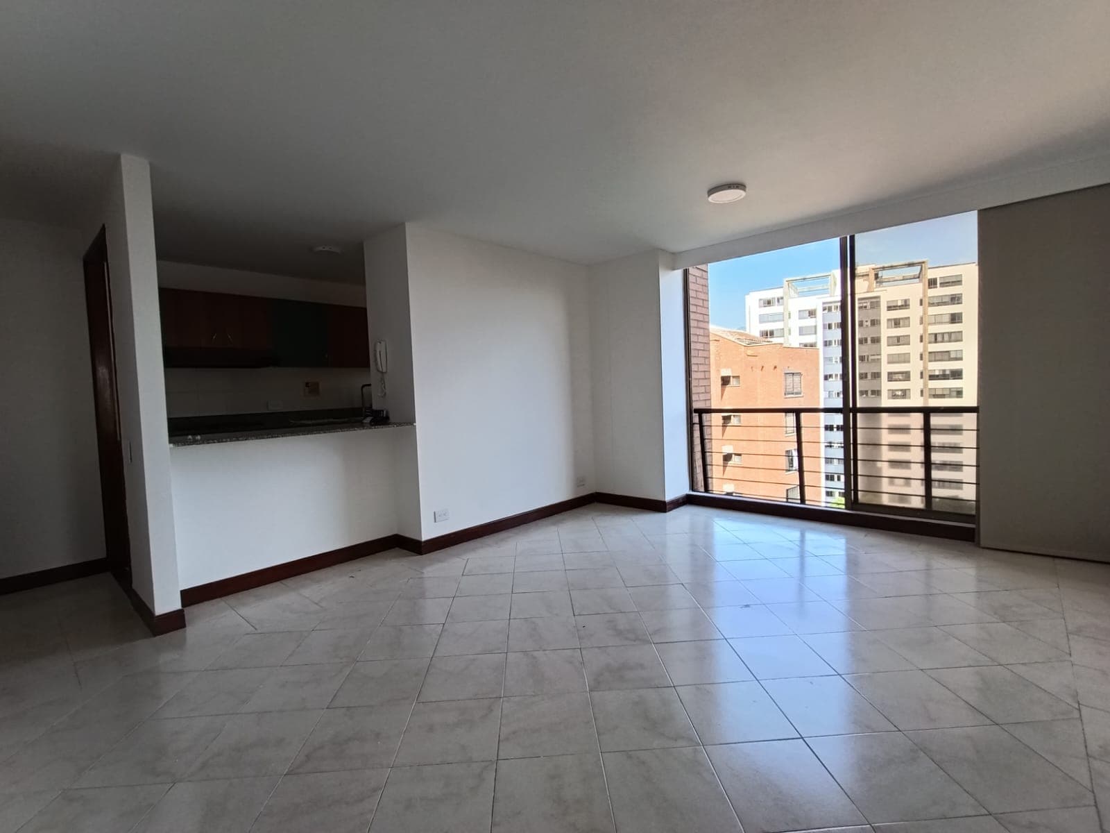 Apartamento en arriendo en Patio Bonito, El Poblado, Medellín — foto 3 de 12