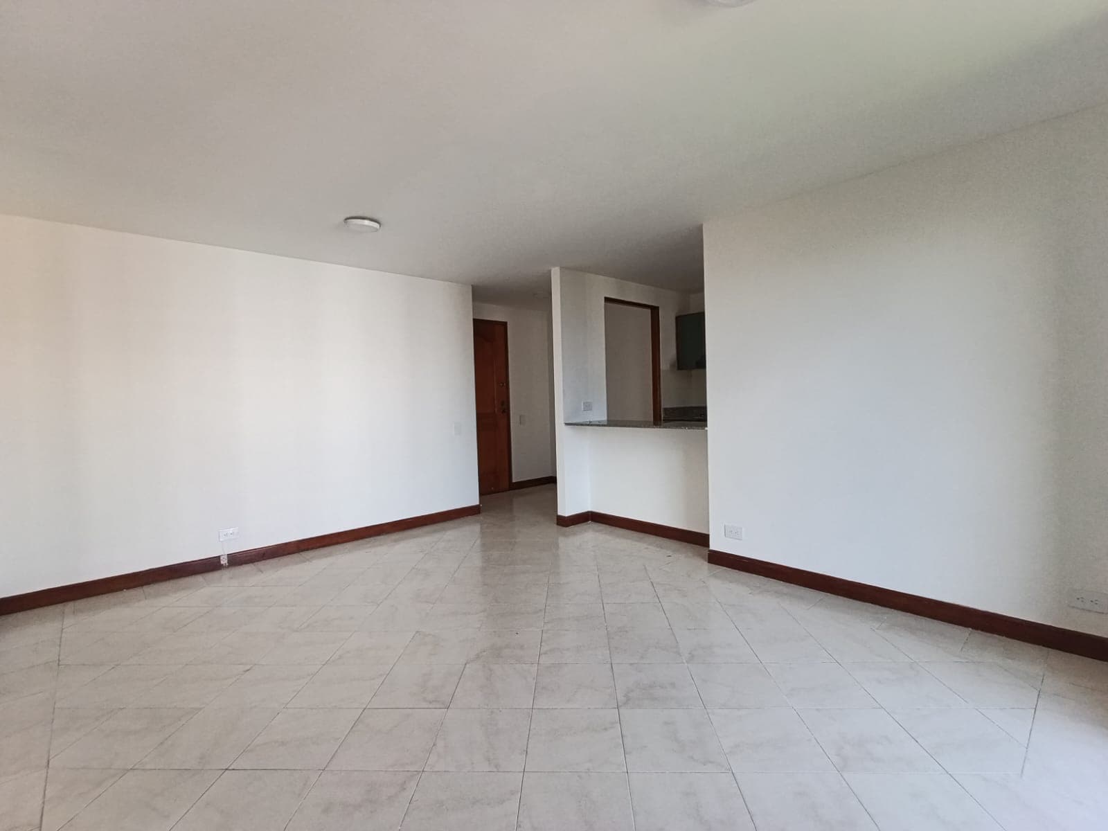 Apartamento en arriendo en Patio Bonito, El Poblado, Medellín — foto 4 de 12