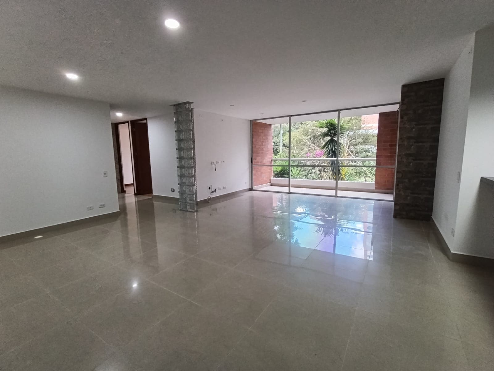 Apartamento en arriendo en Loma de las Brujas, Envigado — foto 5 de 15