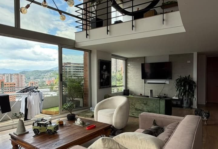 Apartamento en arriendo en El Tesoro, El Poblado, Medellín — foto 1 de 17