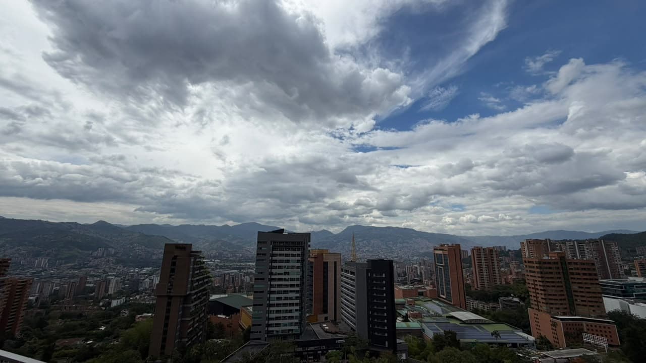 Apartamento en arriendo en El Tesoro, El Poblado, Medellín — foto 3 de 17