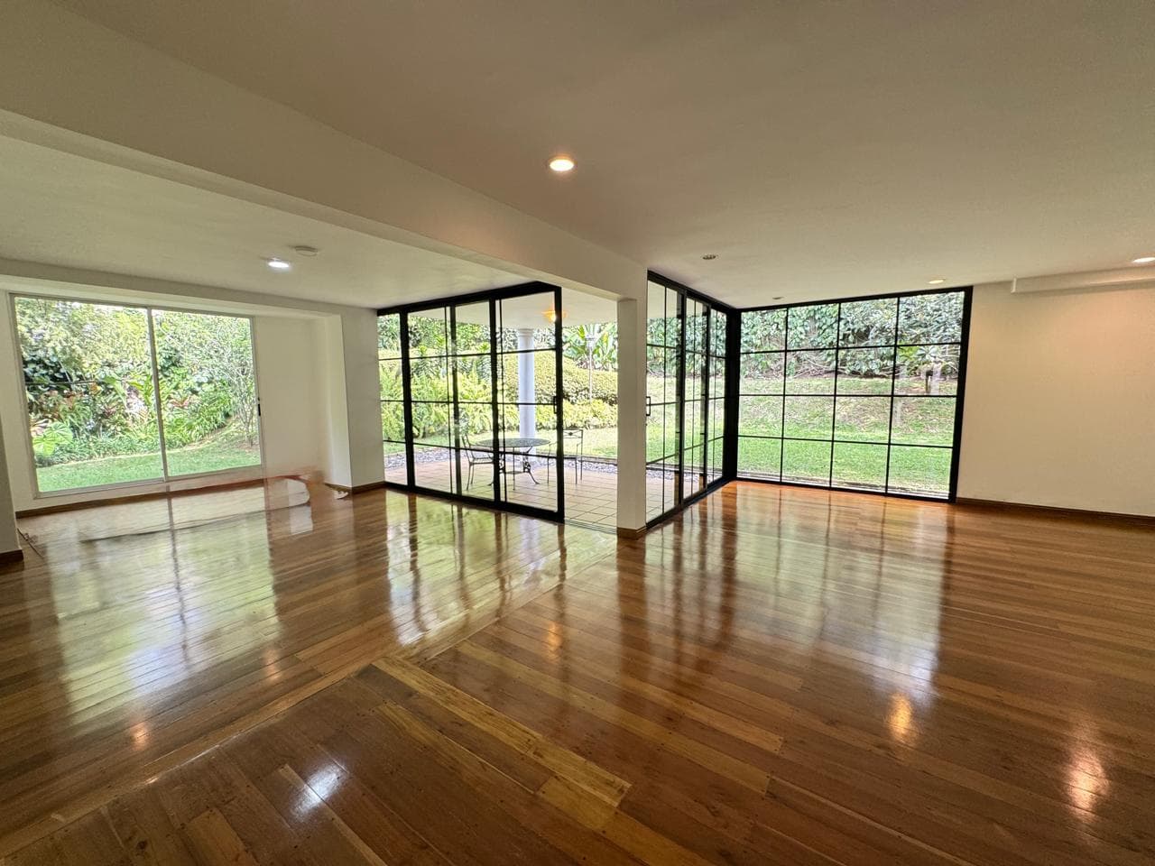 Casa Vivienda en arriendo en San Lucas, El Poblado, Medellín — foto 1 de 20