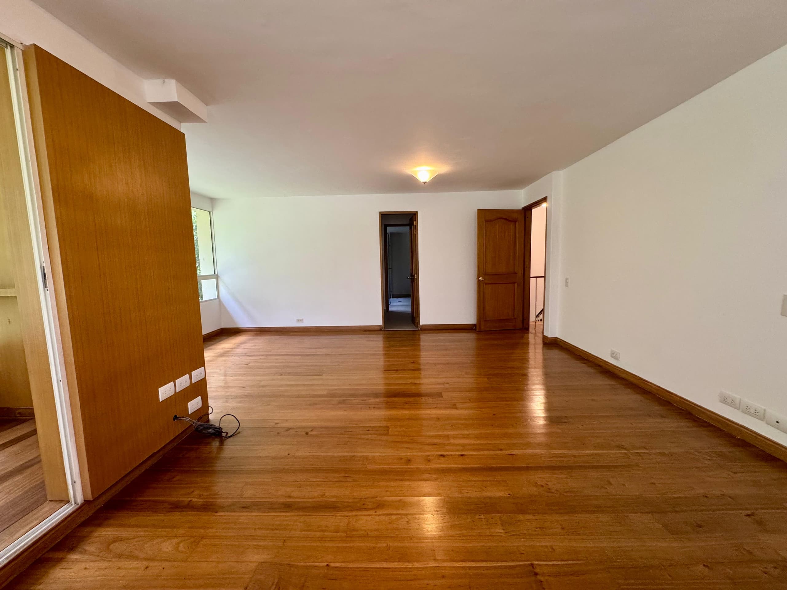 Casa Vivienda en arriendo en San Lucas, El Poblado, Medellín — foto 3 de 20