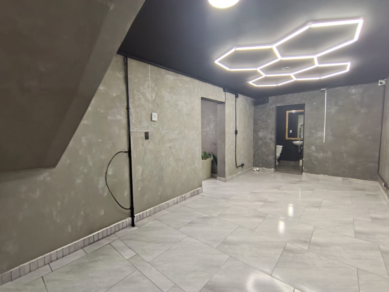 Local en arriendo en La Castellana, Laureles, Medellín — foto 3 de 8