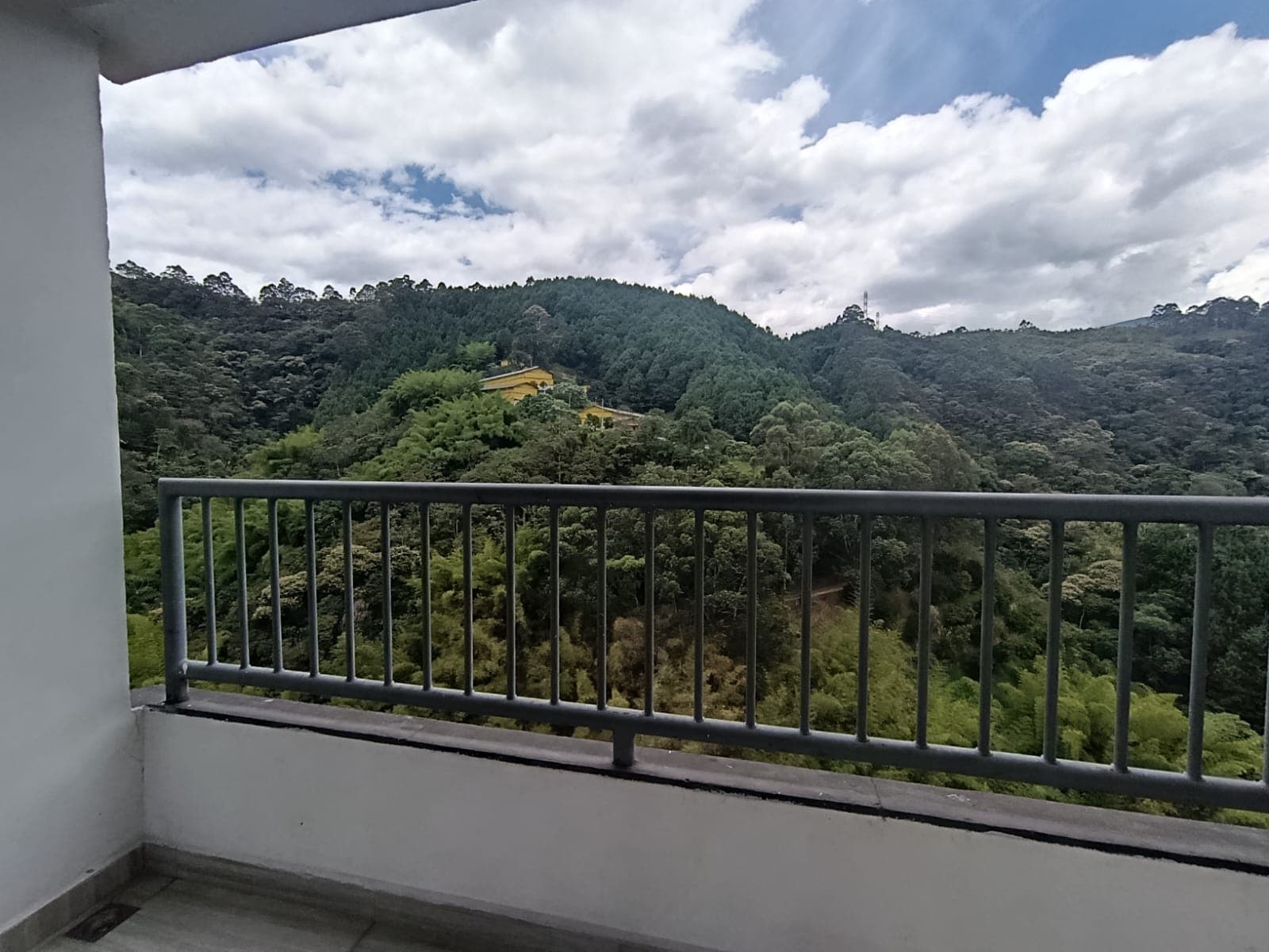 Apartamento en arriendo en Loma San José Sabaneta — foto 2 de 16