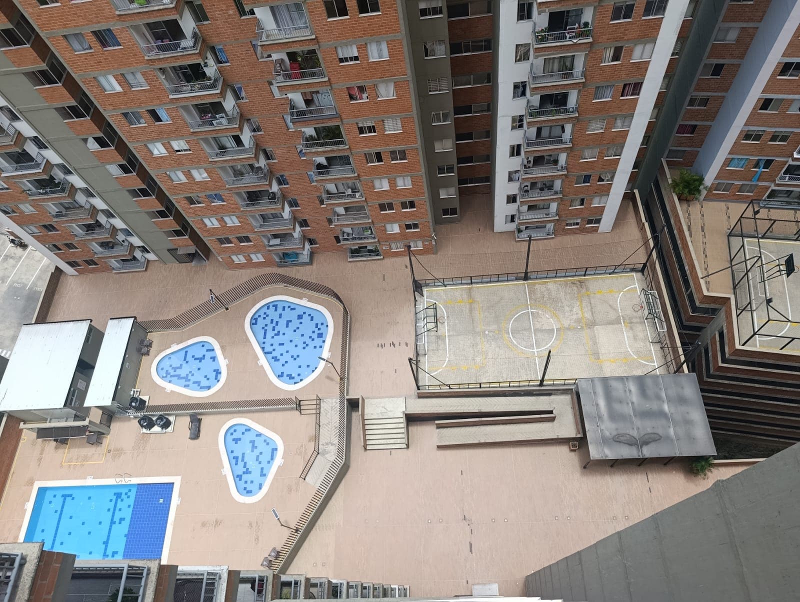 Apartamento en arriendo en Loma San José Sabaneta — foto 4 de 16