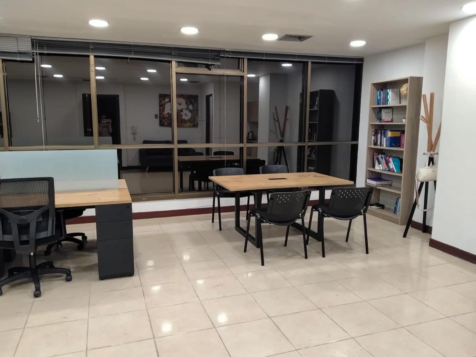 Oficina en arriendo en Milla de Oro, El Poblado, Medellín — foto 1 de 8