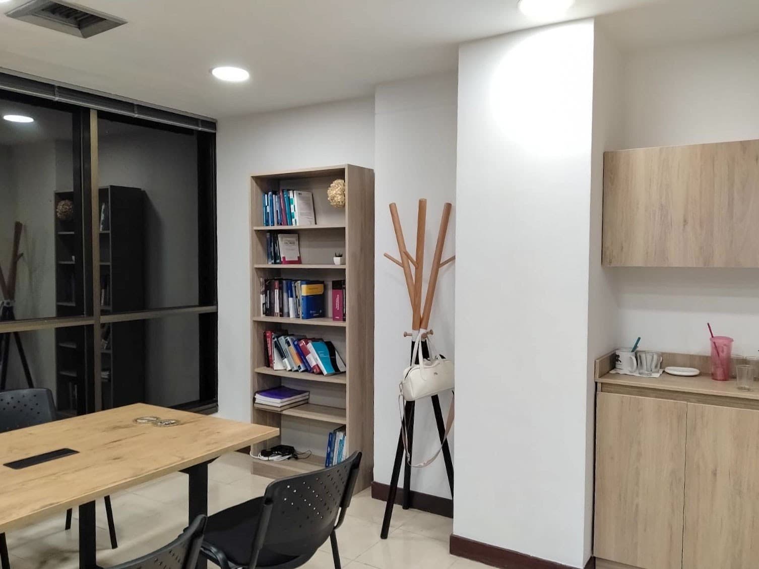 Oficina en arriendo en Milla de Oro, El Poblado, Medellín — foto 3 de 8
