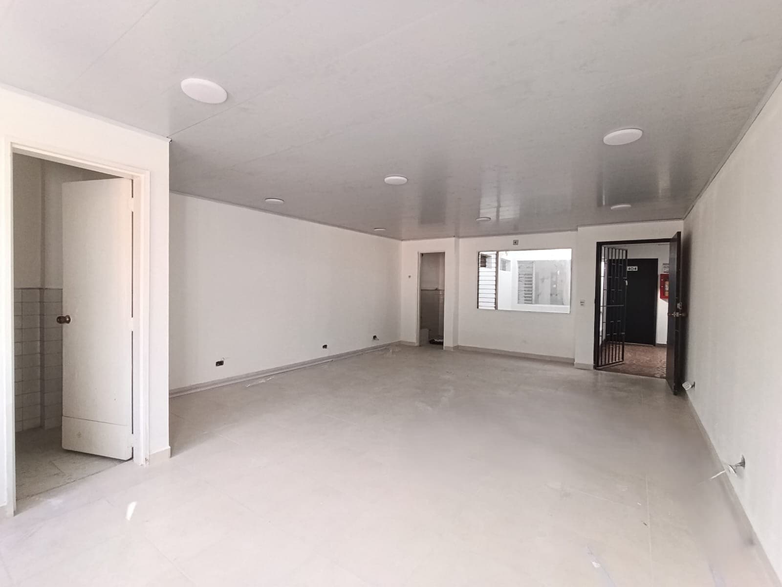 Oficina en arriendo en Parque de Envigado — foto 1 de 8