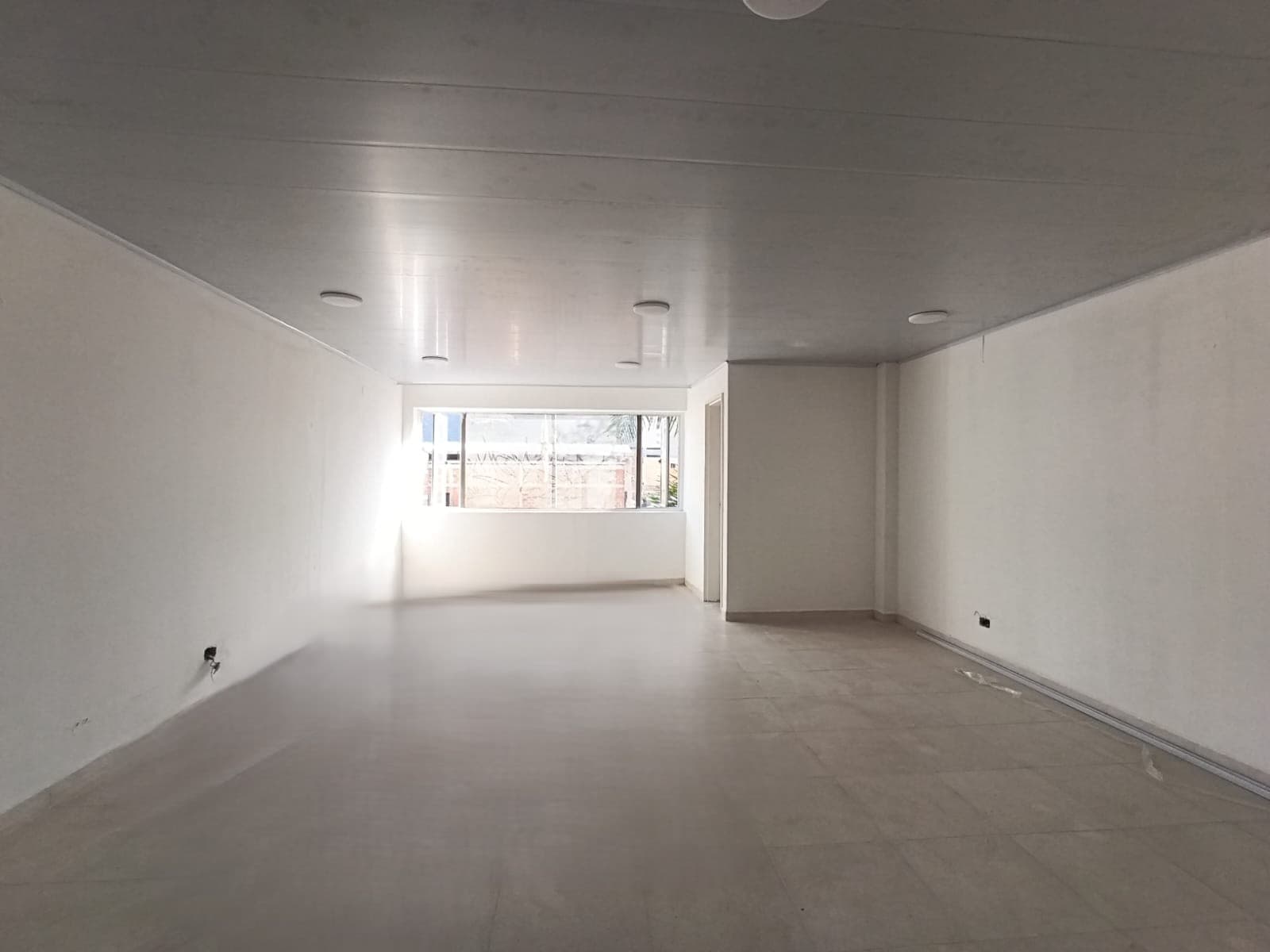 Oficina en arriendo en Parque de Envigado — foto 3 de 8