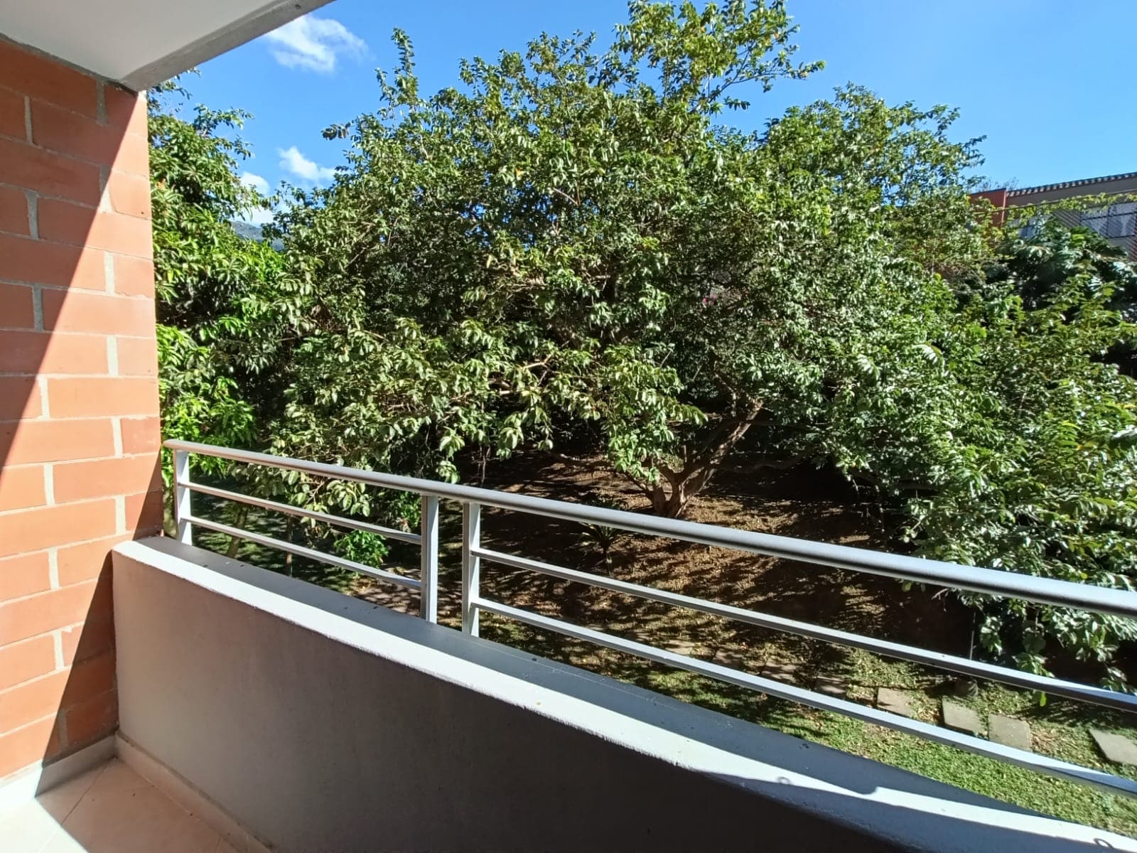 Apartamento en arriendo en Cumbres, Envigado — foto 1 de 15