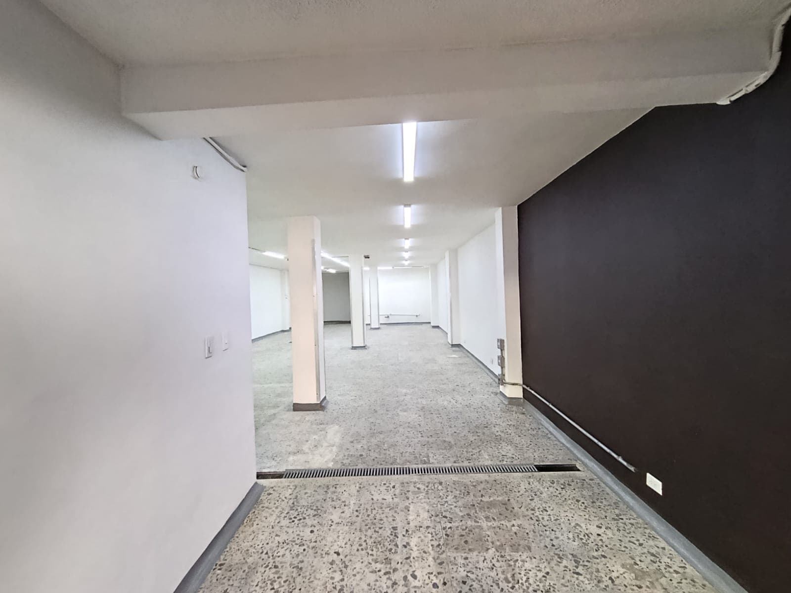 Local en arriendo en Holanda, Sabaneta — foto 1 de 13