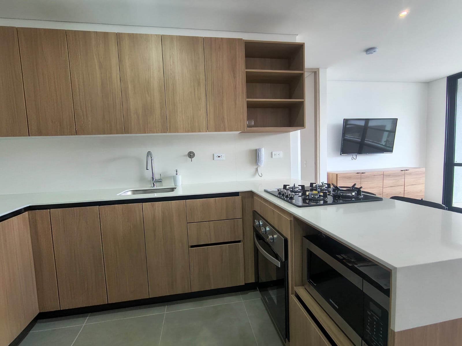 Apartamento en arriendo en Los Balsos, El Poblado, Medellín — foto 4 de 13