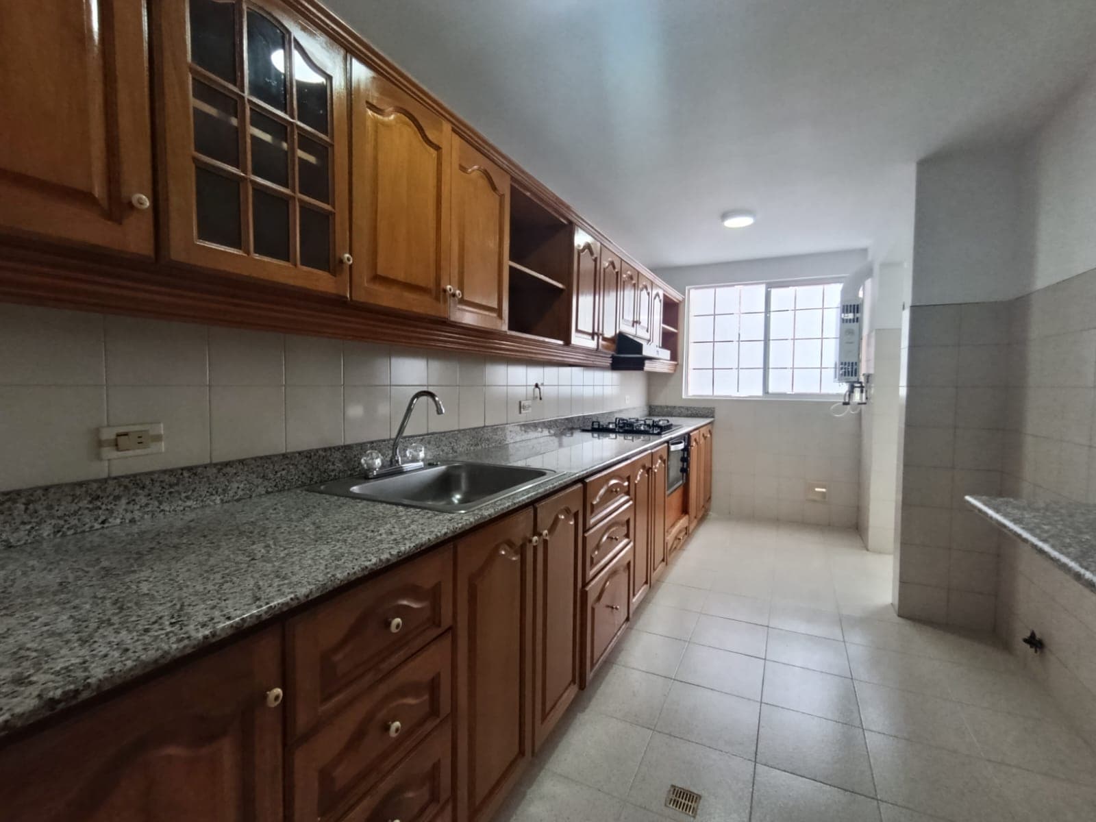 Apartamento en arriendo en San Lucas, El Poblado, Medellín — foto 5 de 17